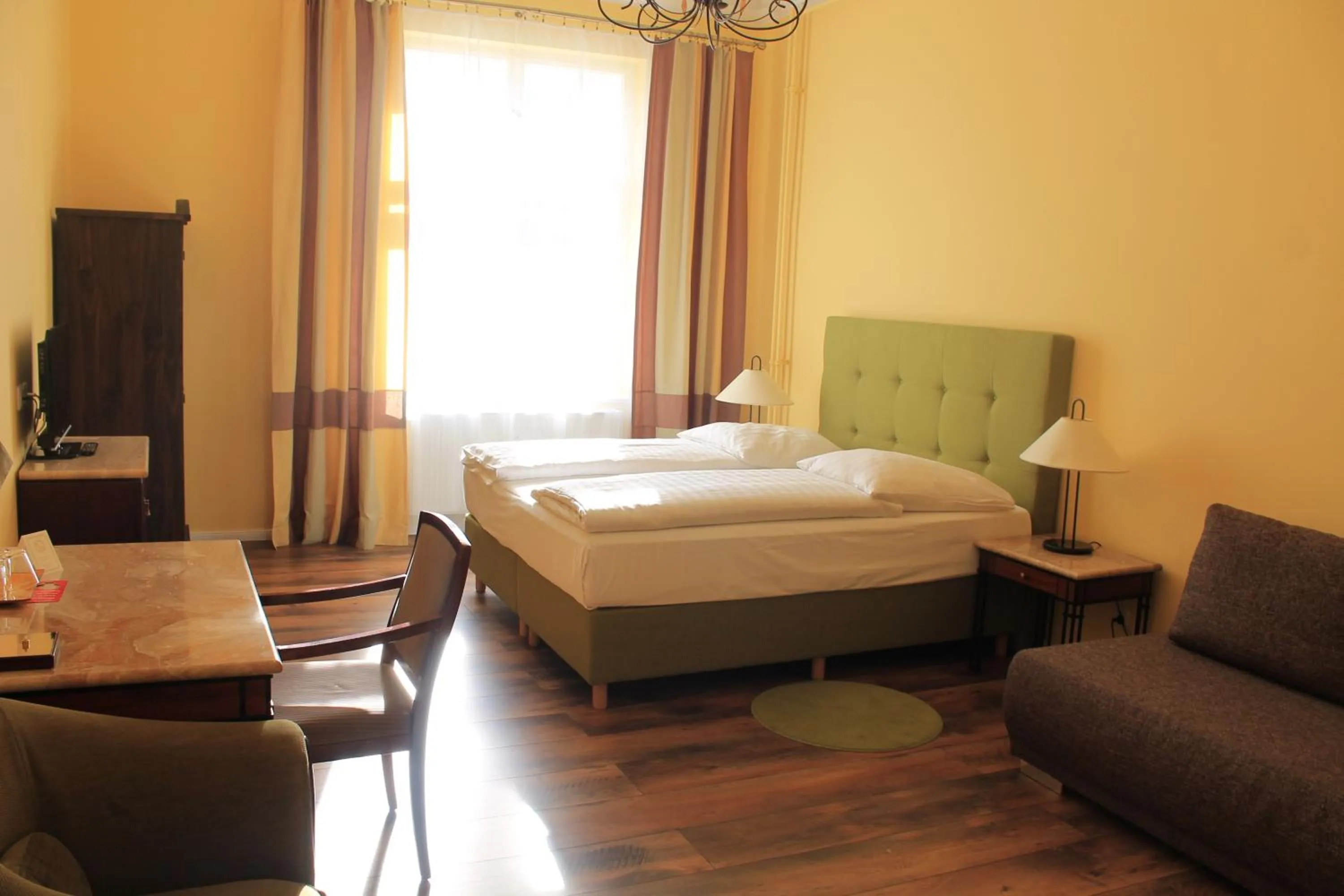 Photo of the whole room, Bed in Hotel-Pension Michele
