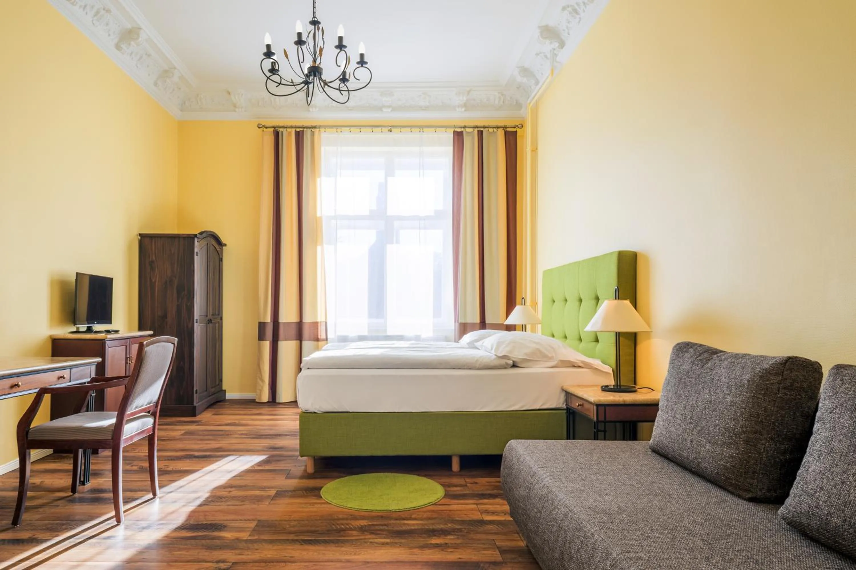 Photo of the whole room, Bed in Hotel-Pension Michele