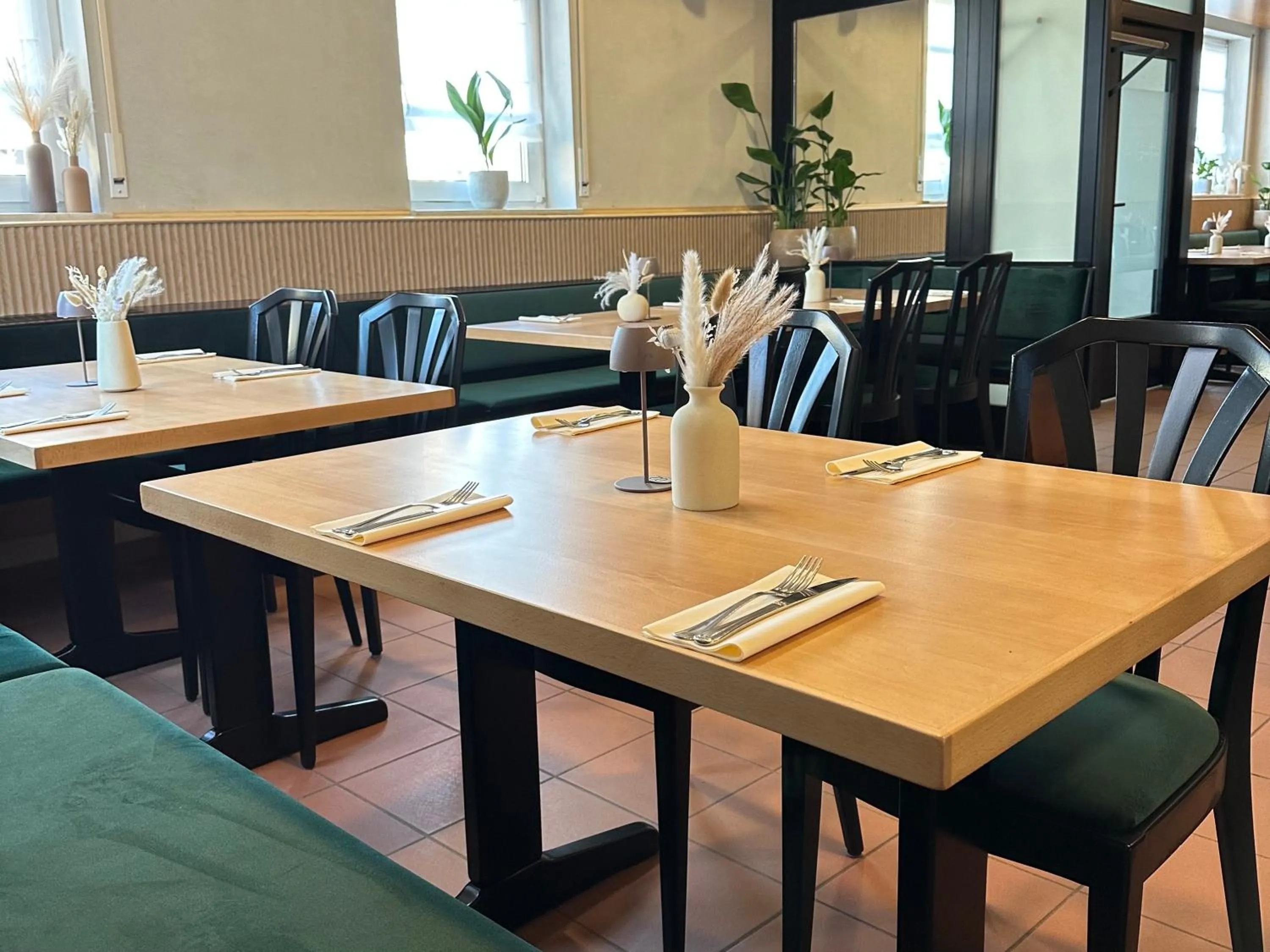 Restaurant/places to eat in Altes Rathaus am Elz Garten