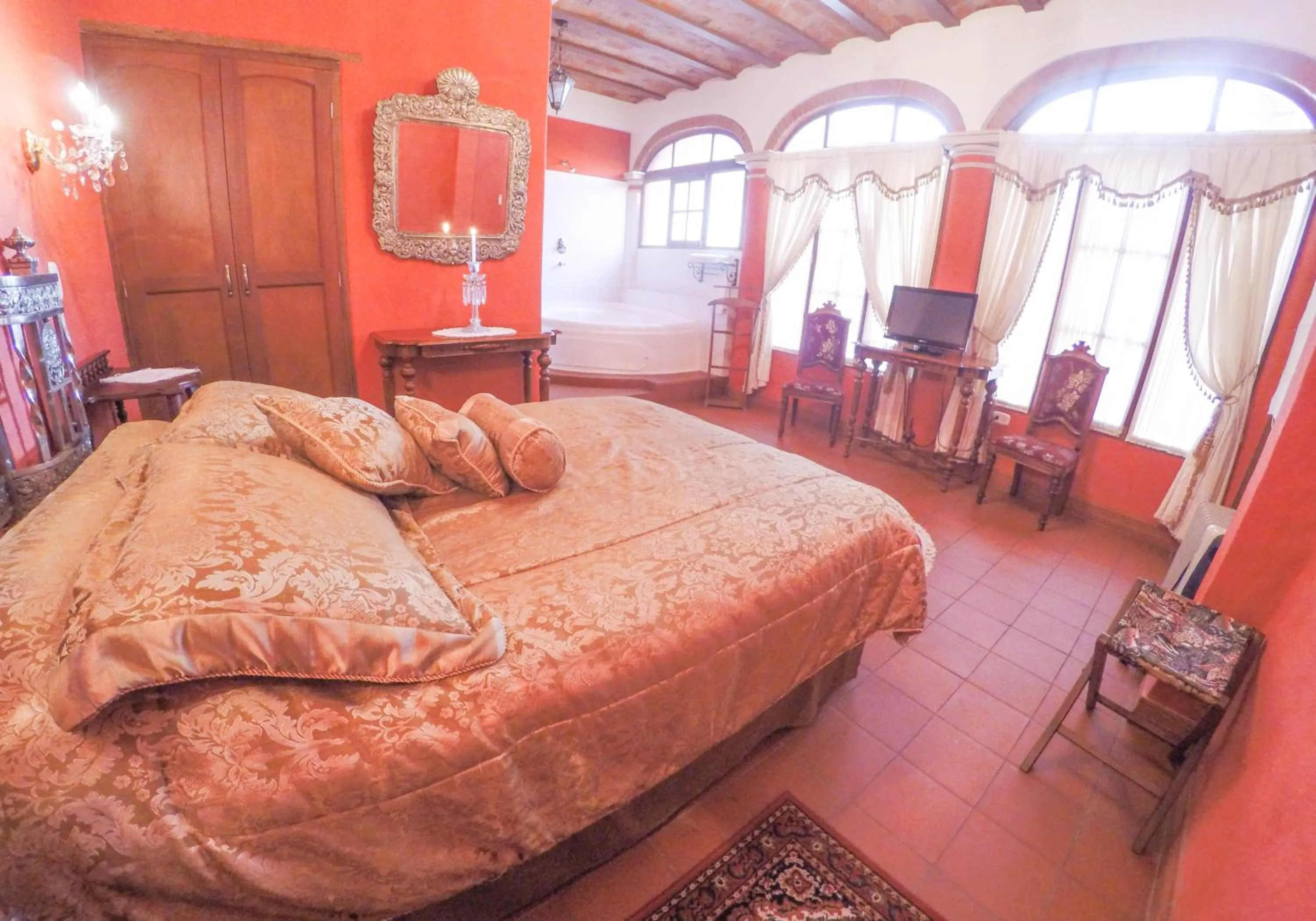 Bed in Hotel Monasterio