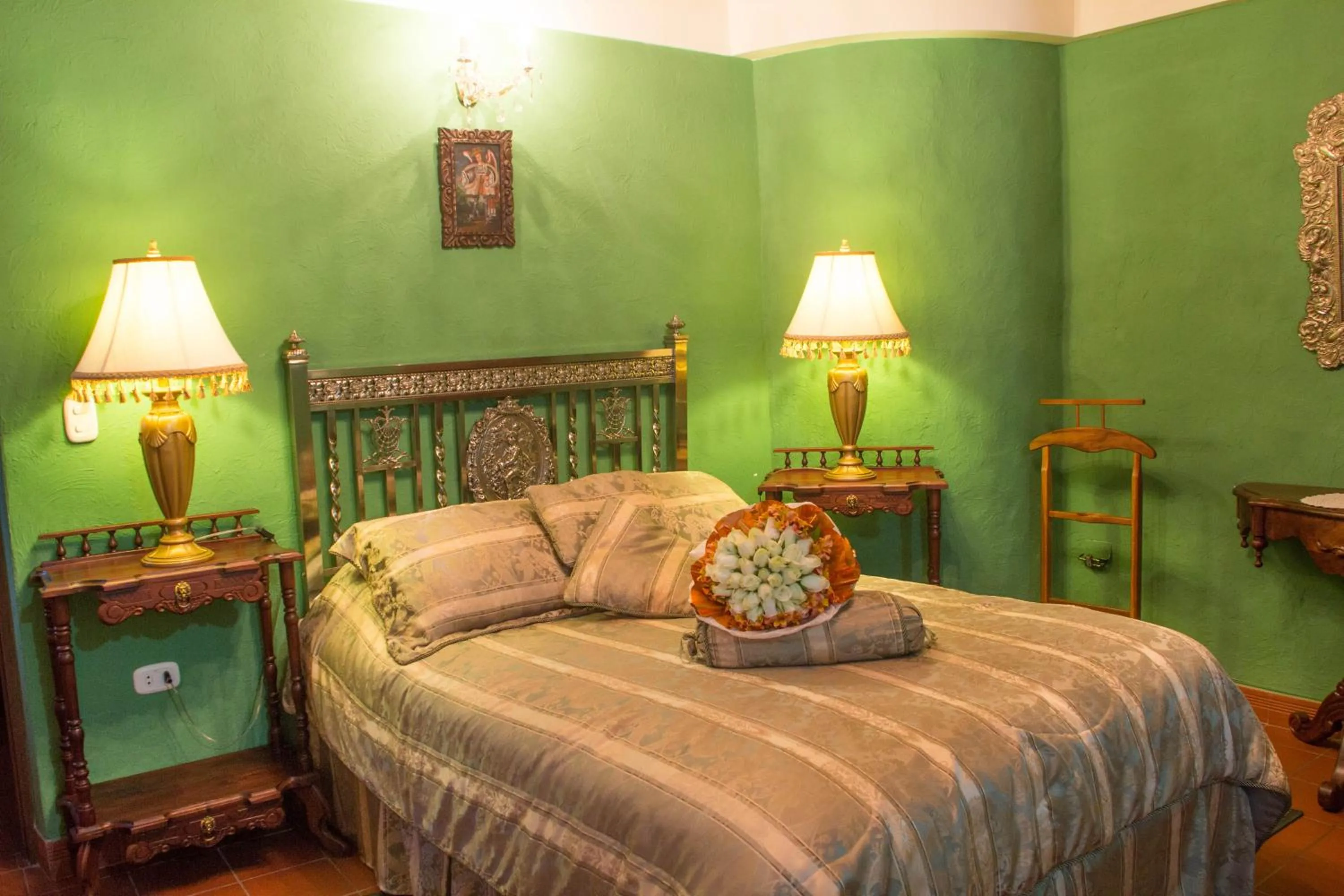 Bed in Hotel Monasterio