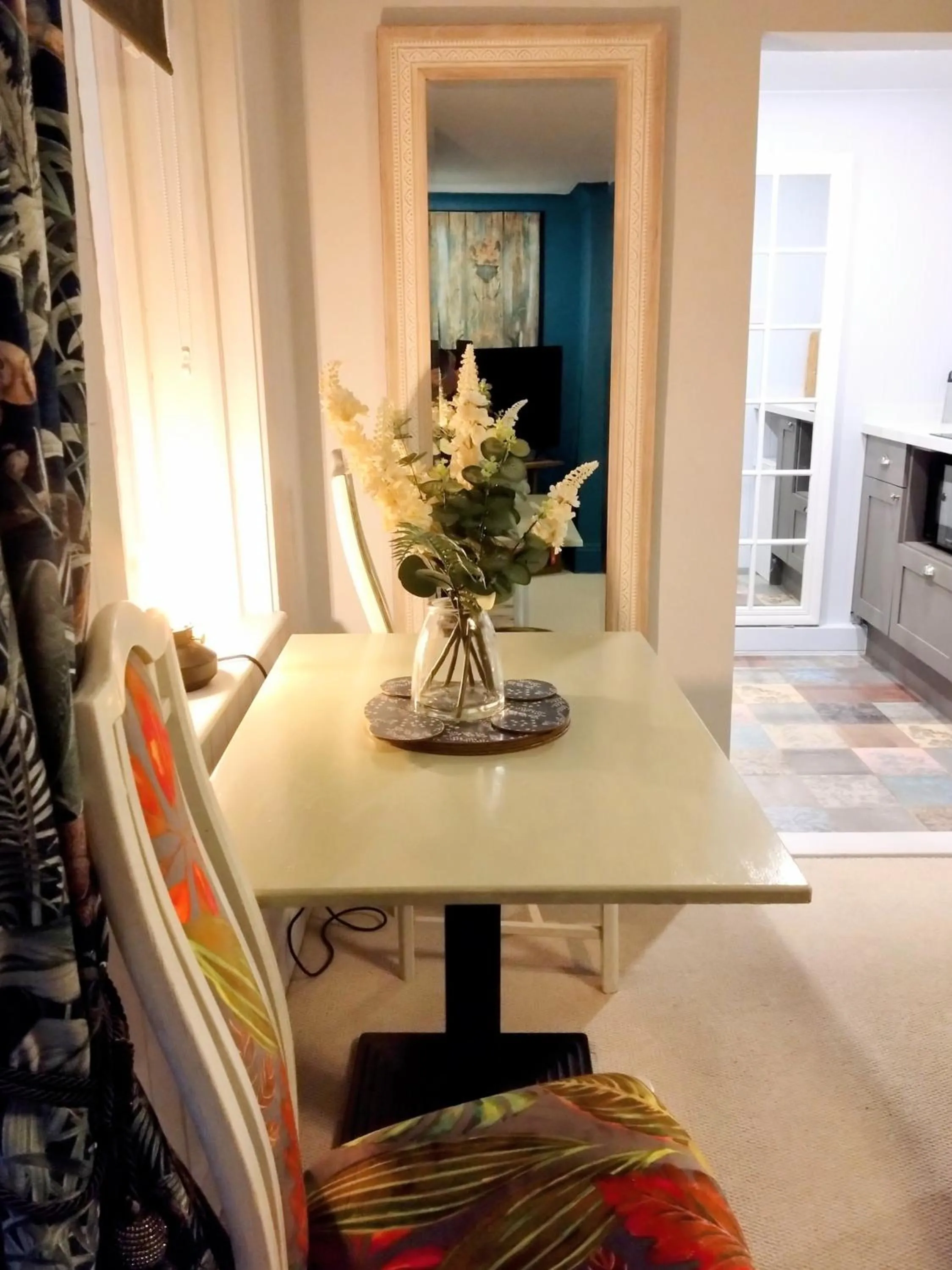 Dining area in Beachfront Studio Apartment