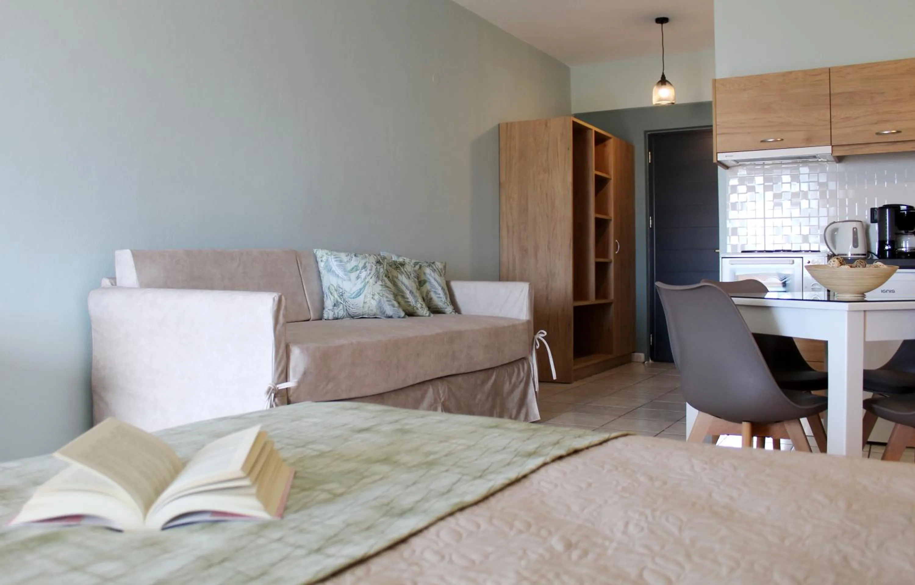 Decorative detail, Bed in Poledas Apartments