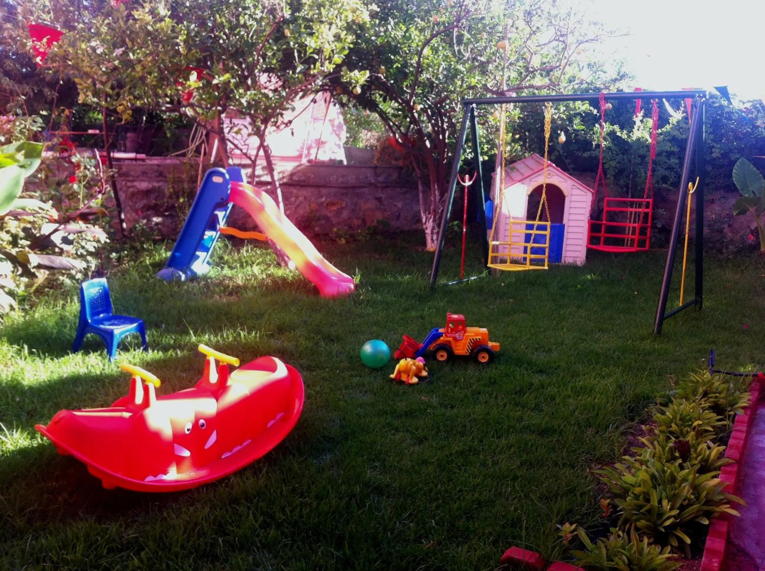 Entertainment in Poledas Apartments