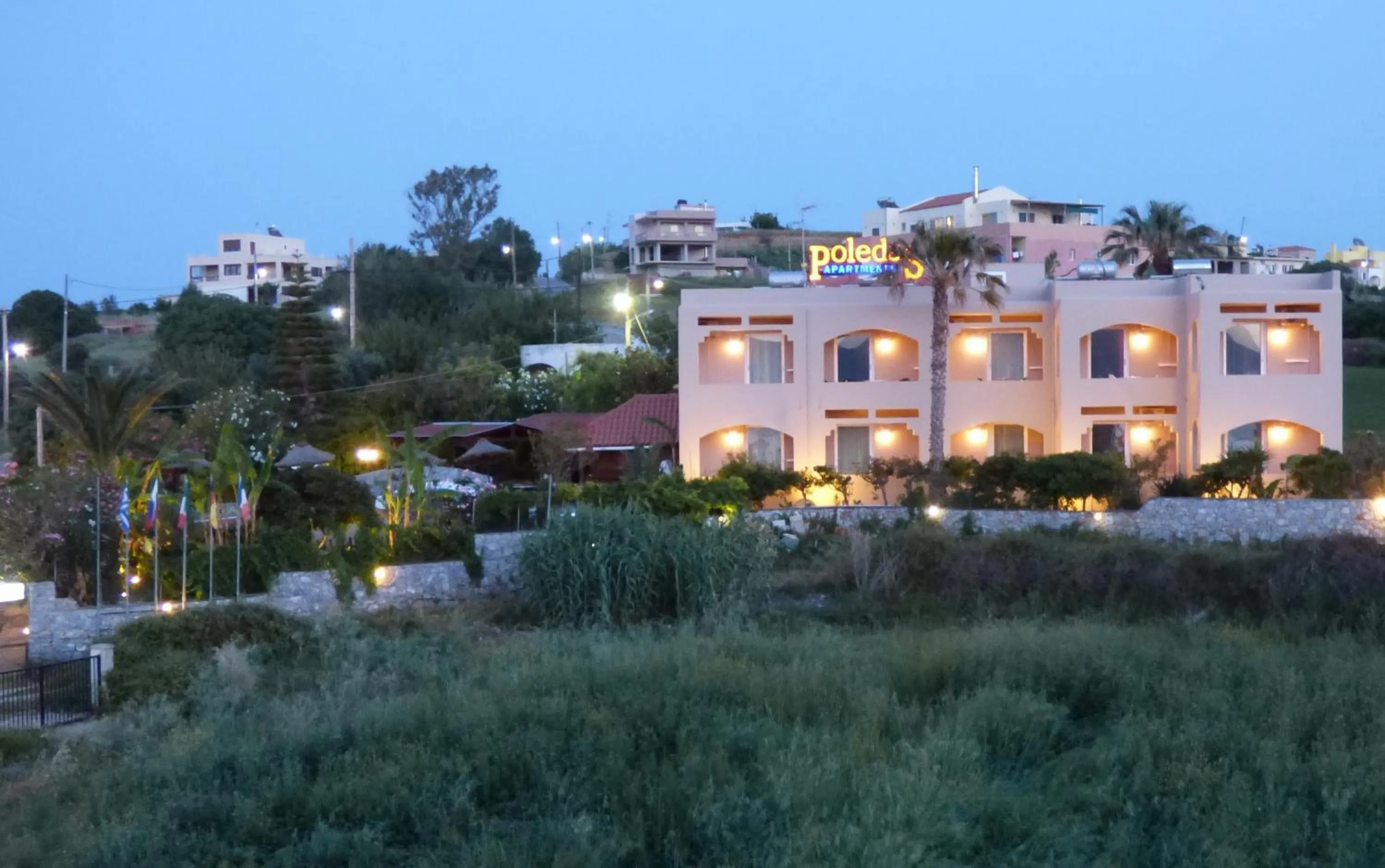 Business facilities in Poledas Apartments