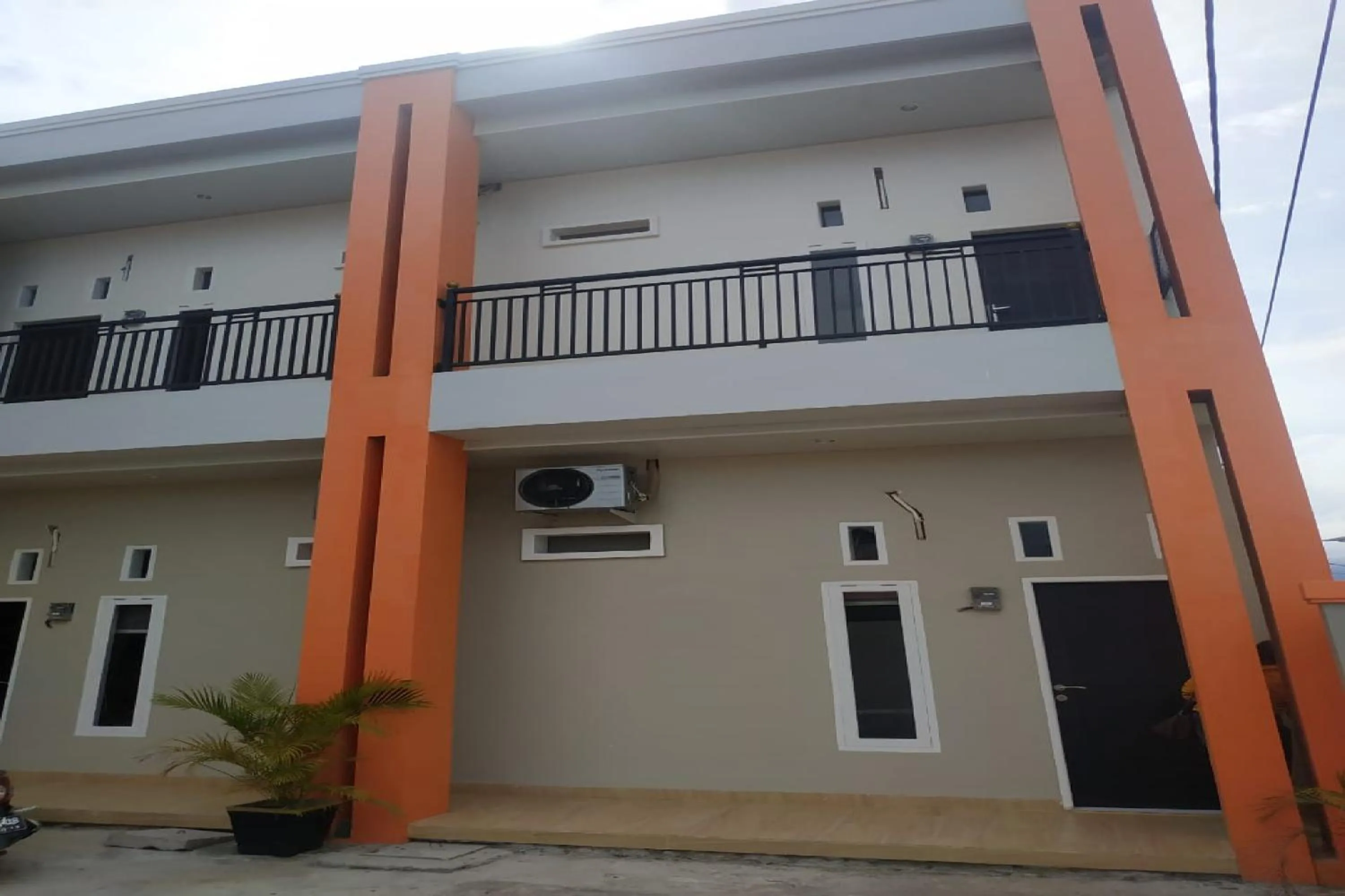 Property building in Nietsa Guest House Palu RedPartner