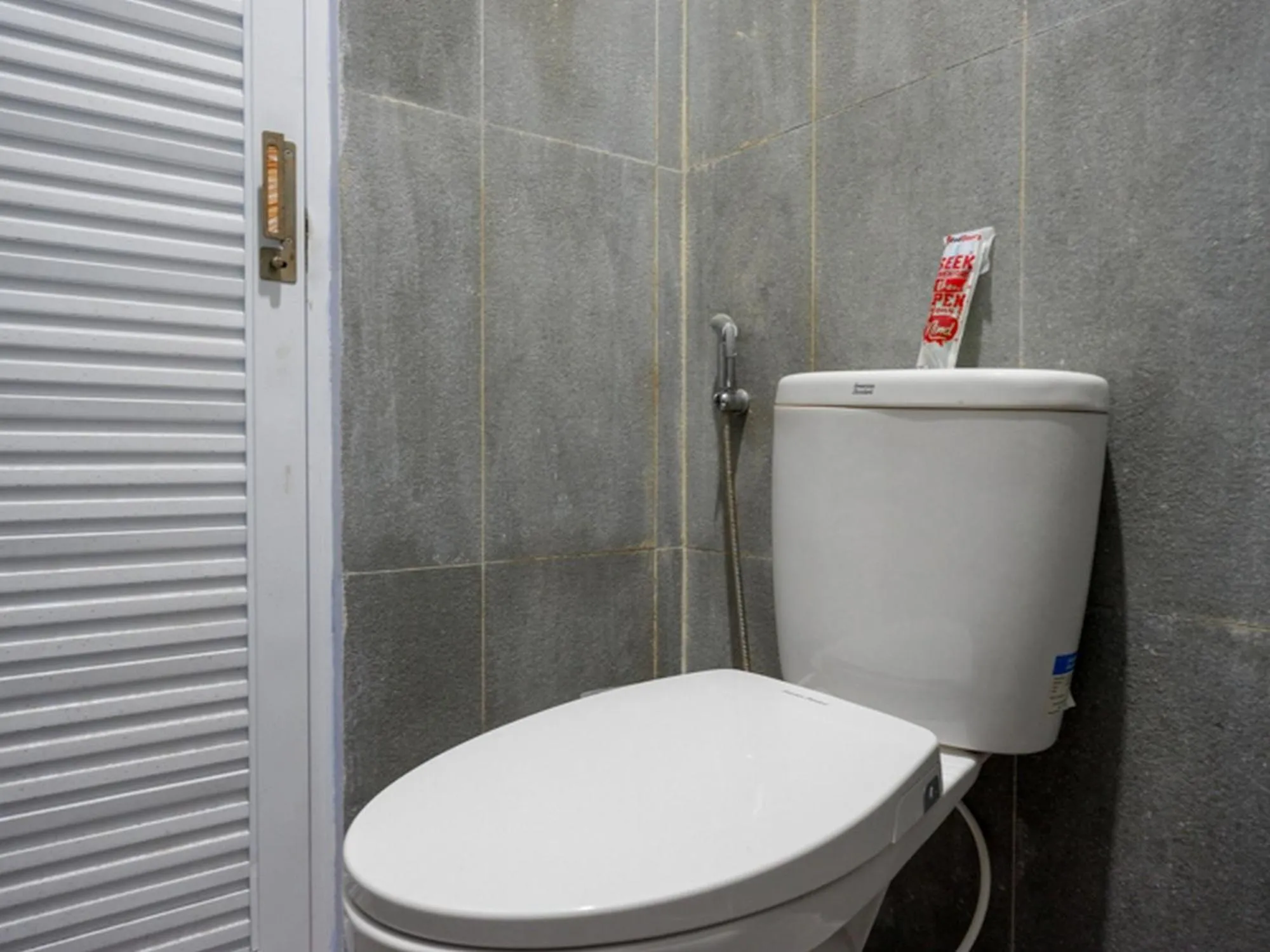 RedDoorz near Pasar Batang