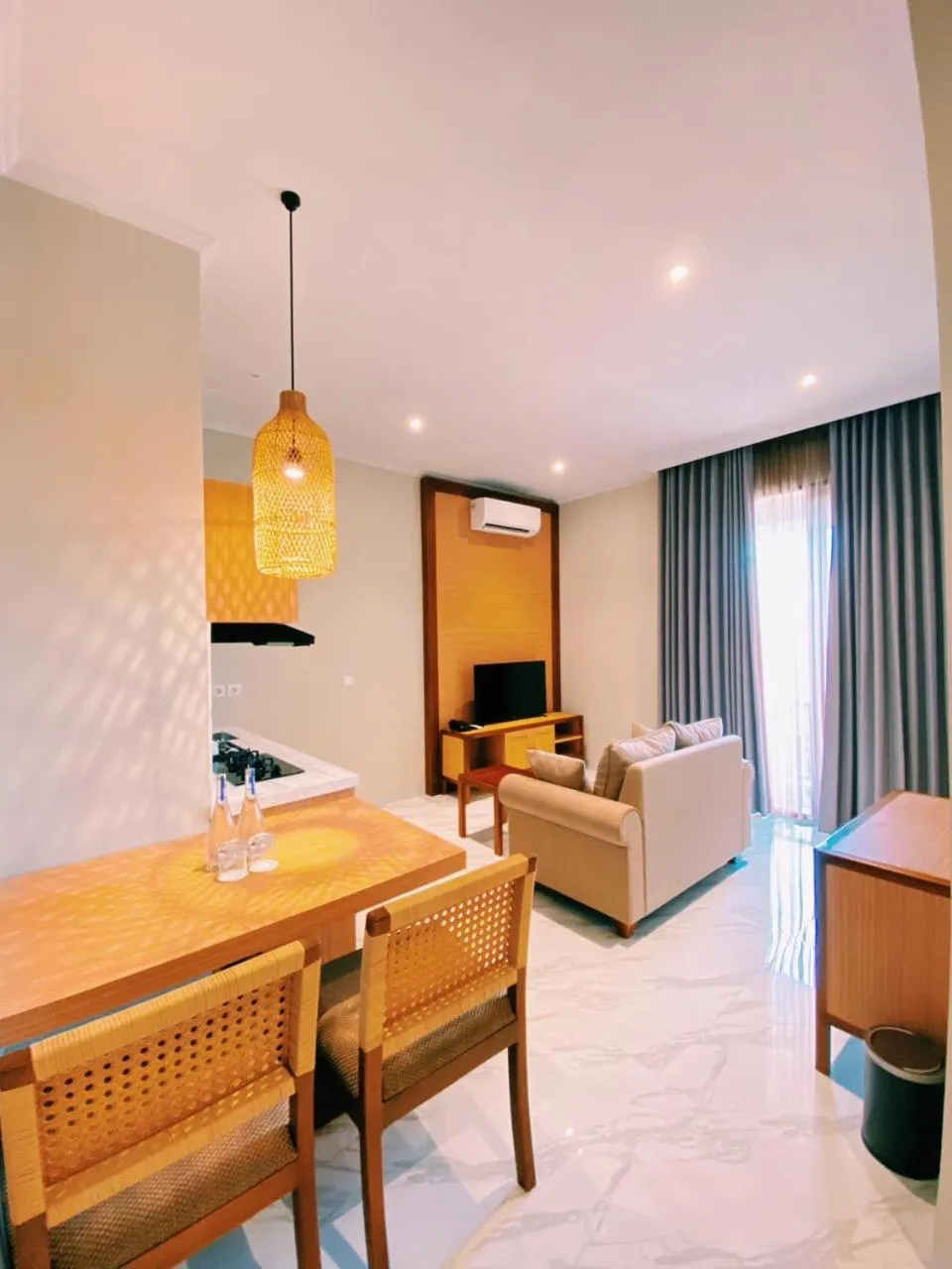 Communal lounge/ TV room in Kayangan Boutique Hotel