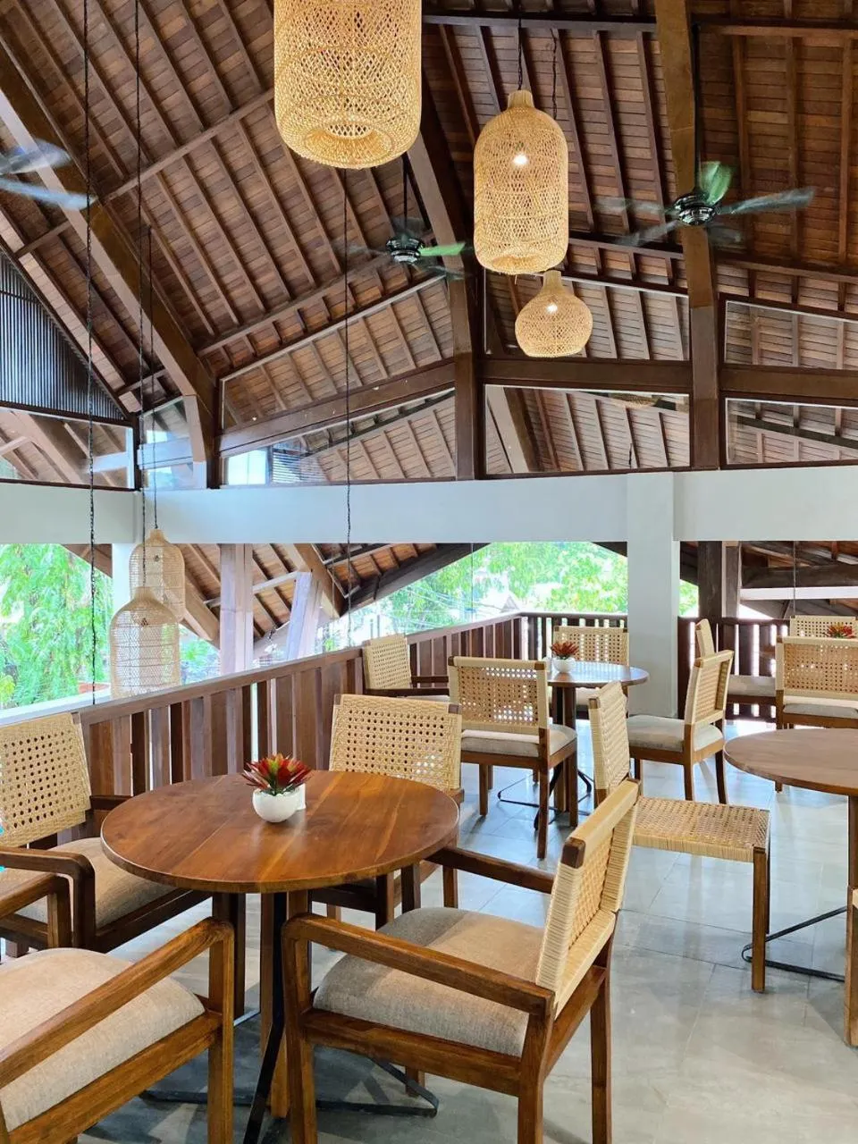 Restaurant/places to eat in Kayangan Boutique Hotel