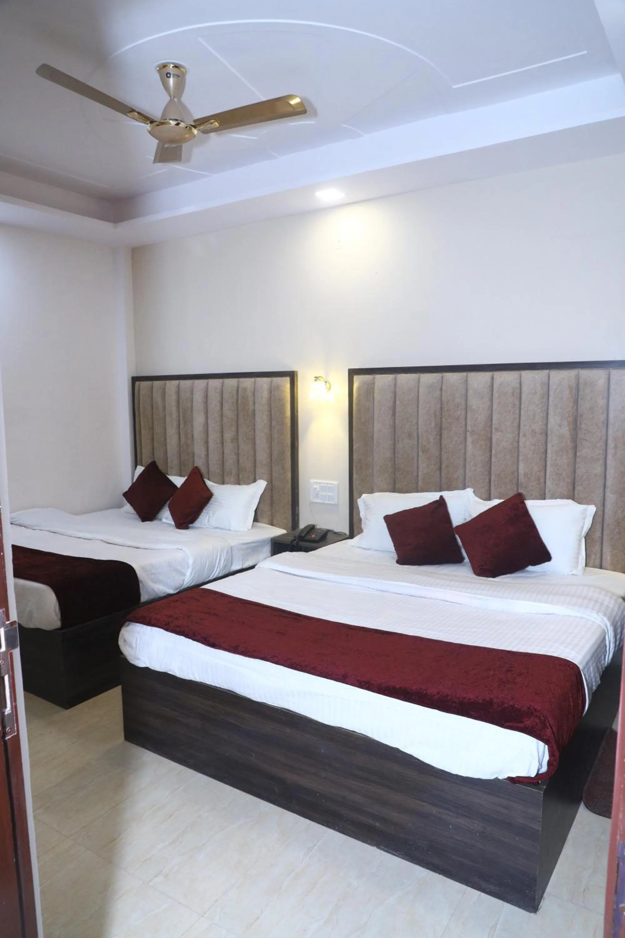 Bed in The Divine Oak