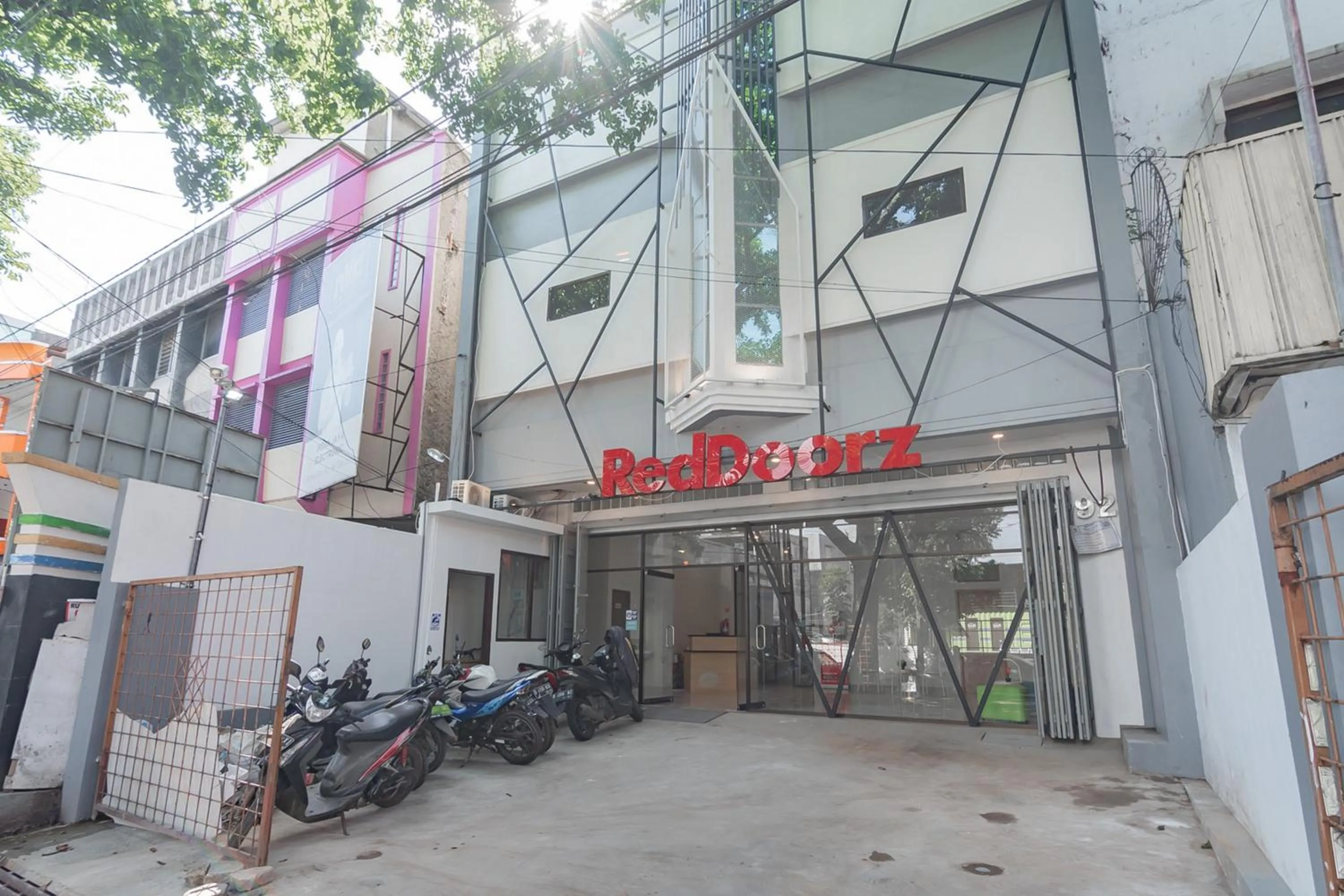 Facade/entrance in RedDoorz Plus @ Karapitan Street