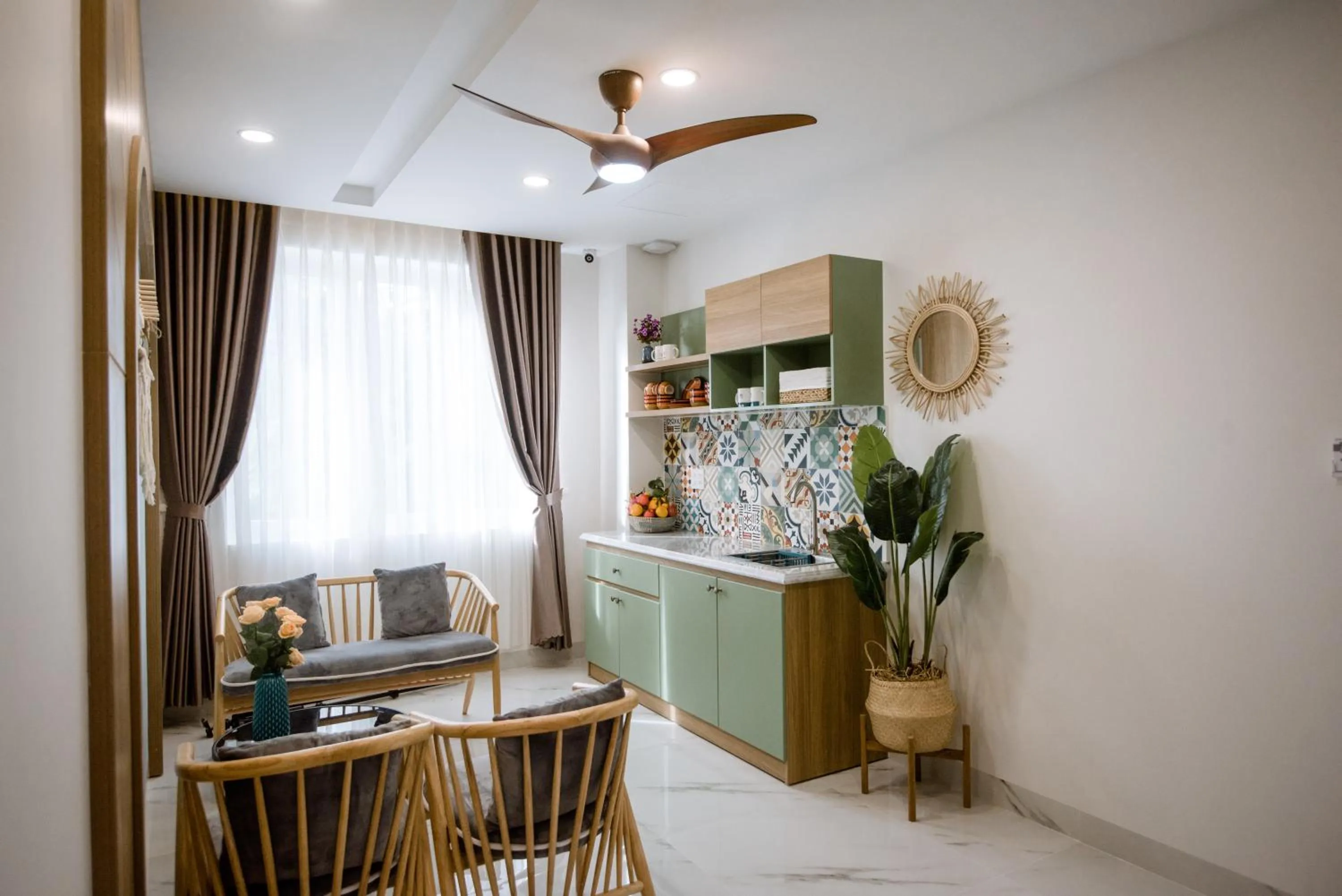 Kitchen or kitchenette in The View Hotel