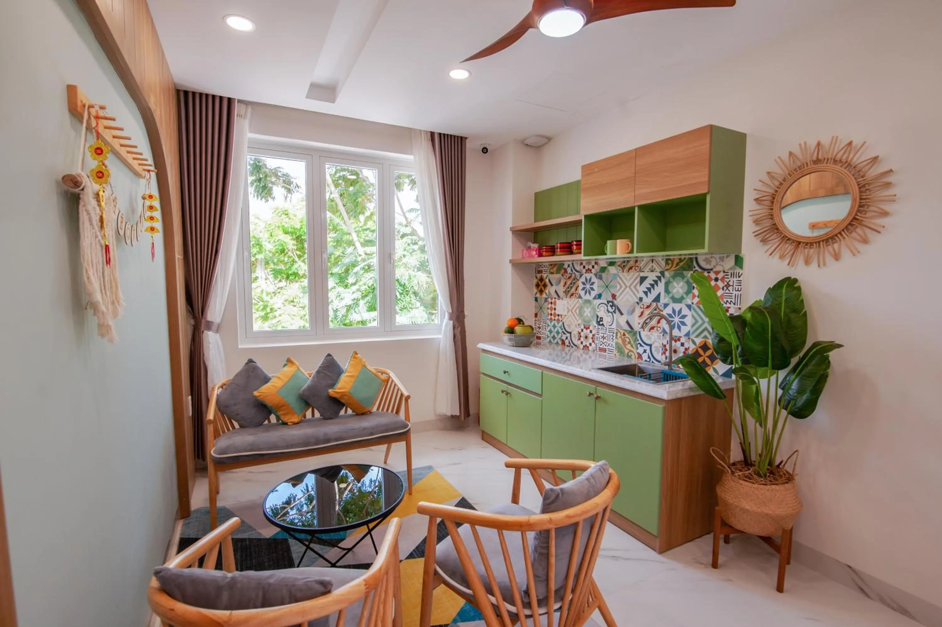 Kitchen or kitchenette in The View Hotel