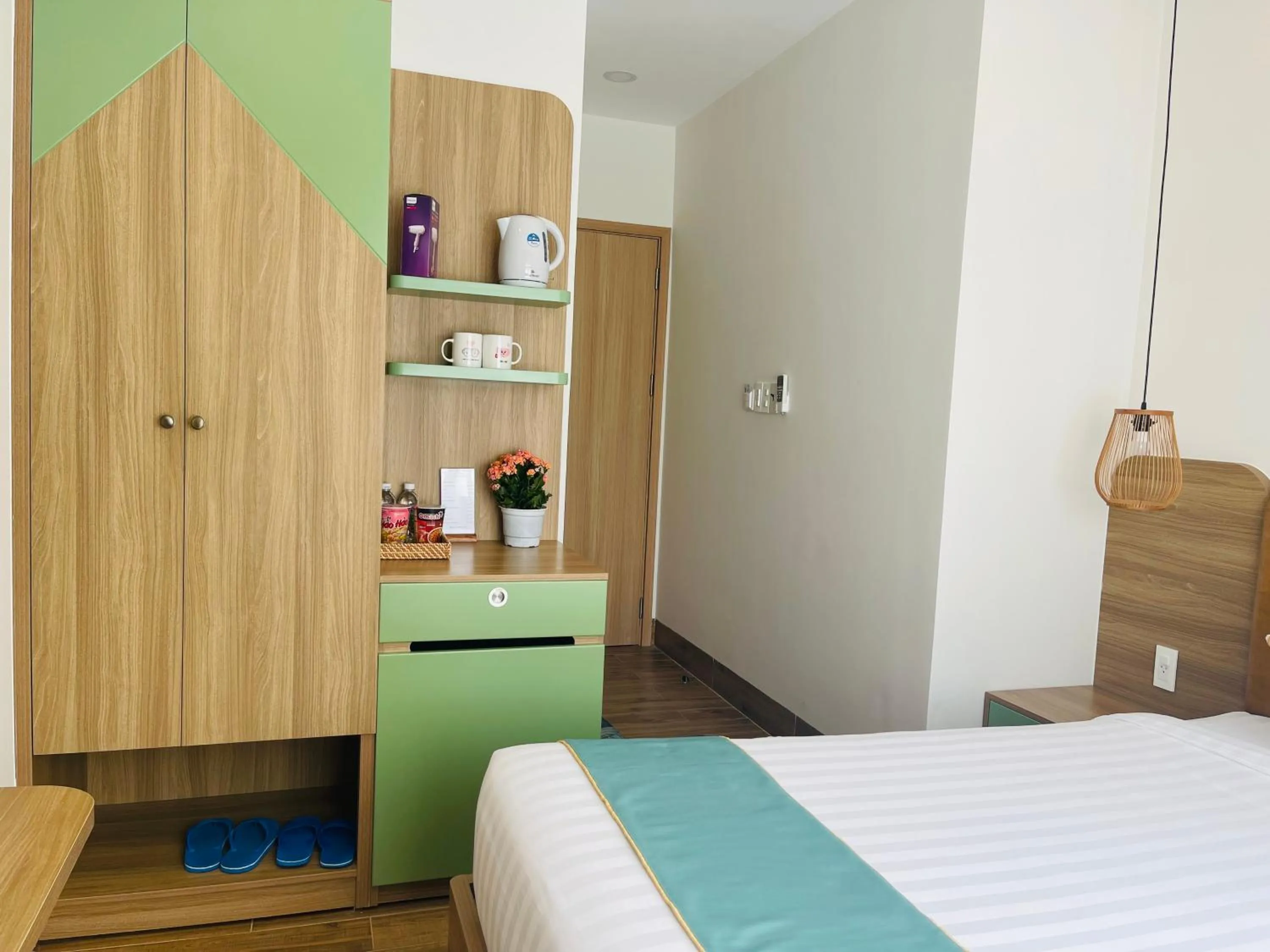 Photo of the whole room, Bed in The View Hotel