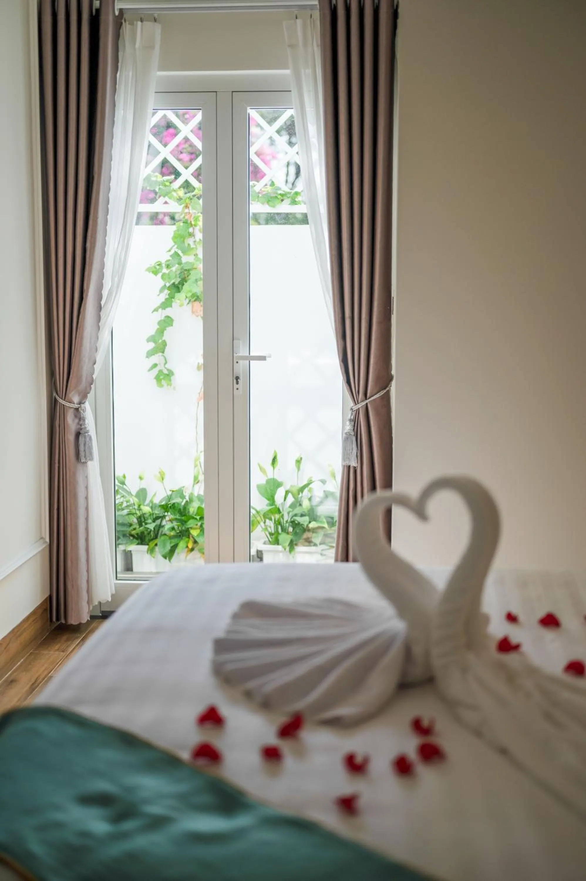 Bedroom, Bed in The View Hotel