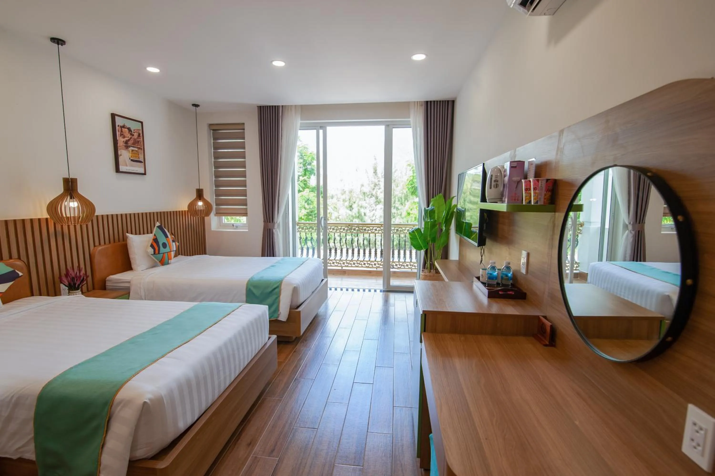 Photo of the whole room, Bed in The View Hotel