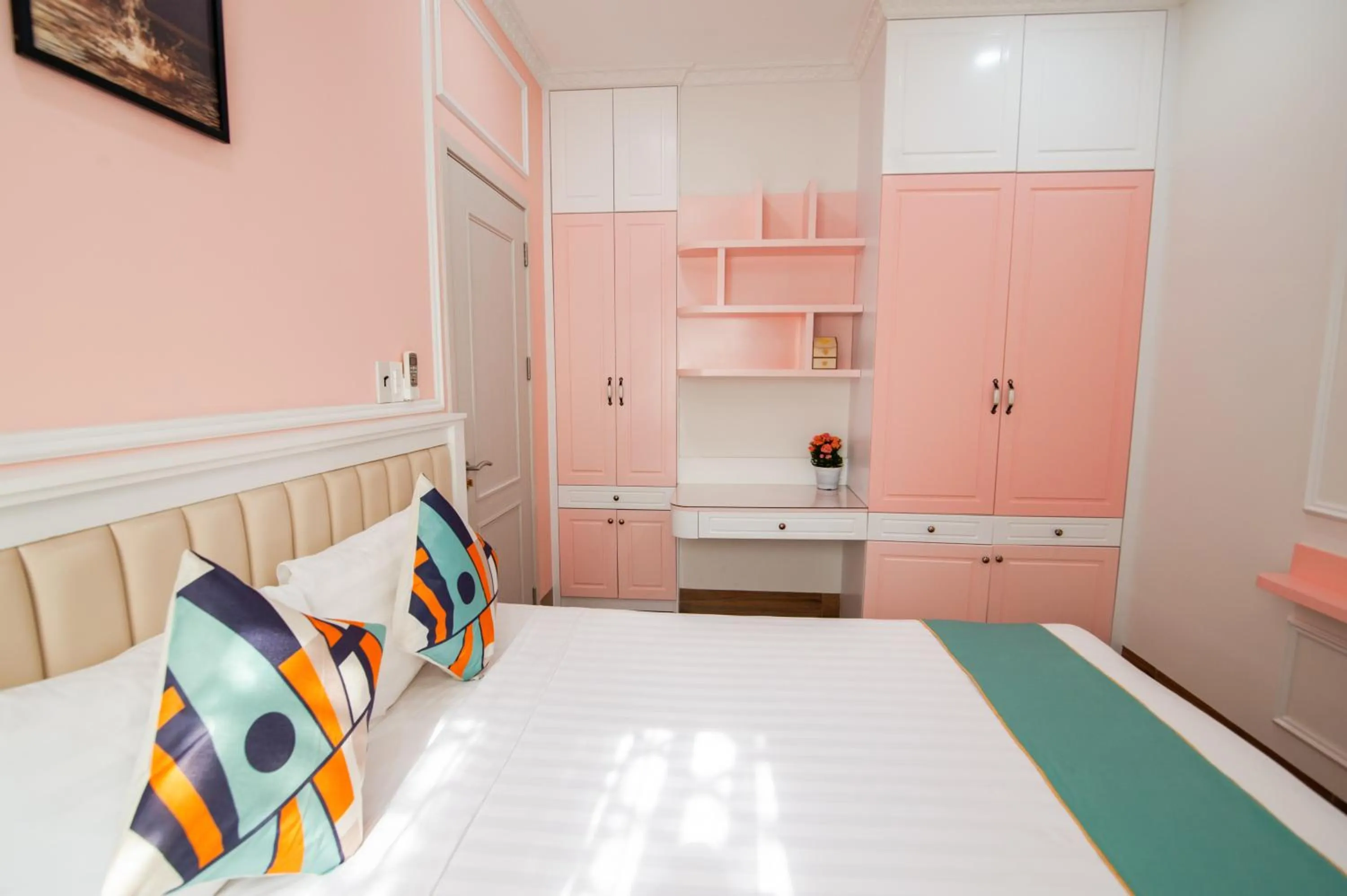 Bedroom, Bed in The View Hotel