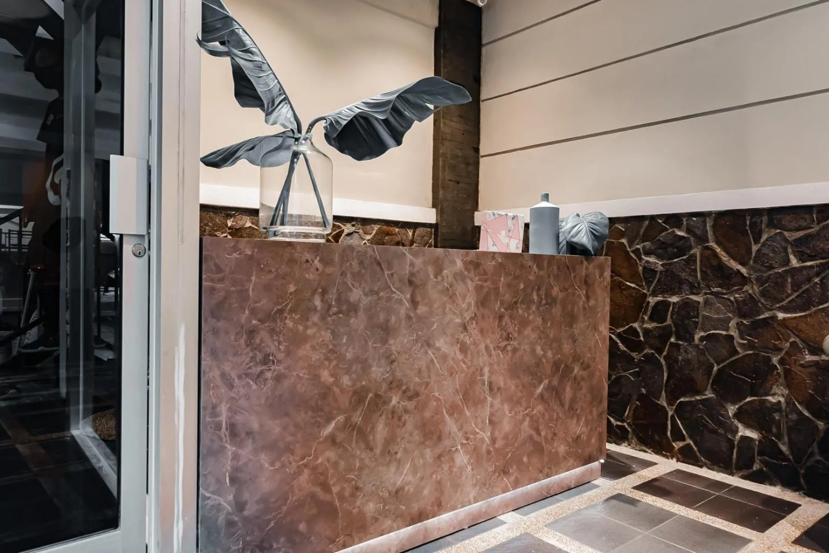 RedDoorz Plus @ Bagusrangin Street