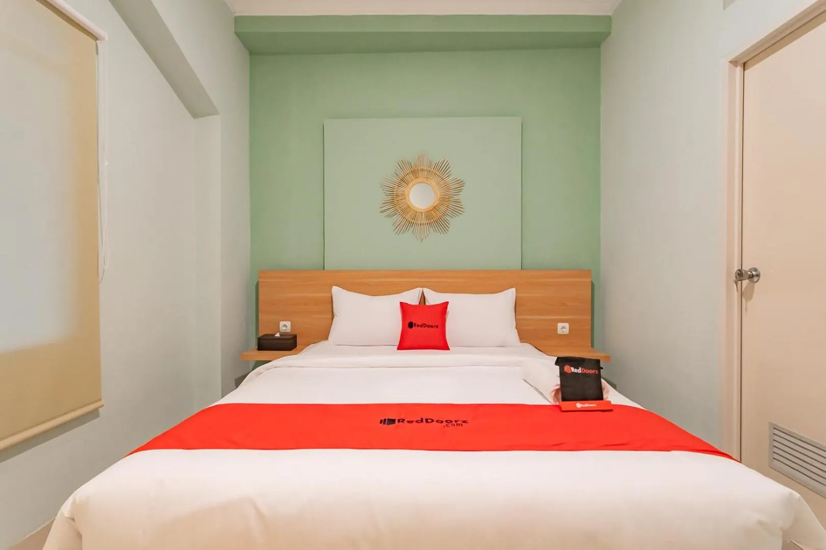 Bed in RedDoorz Plus @ Bagusrangin Street