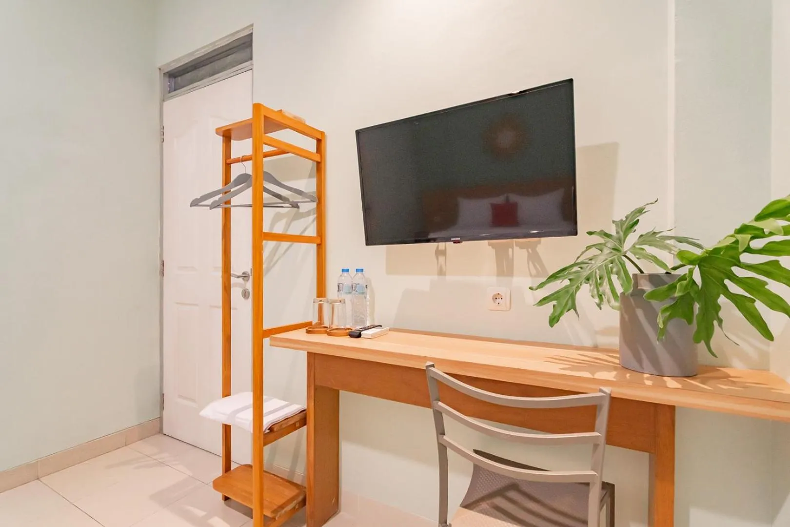 RedDoorz Plus @ Bagusrangin Street