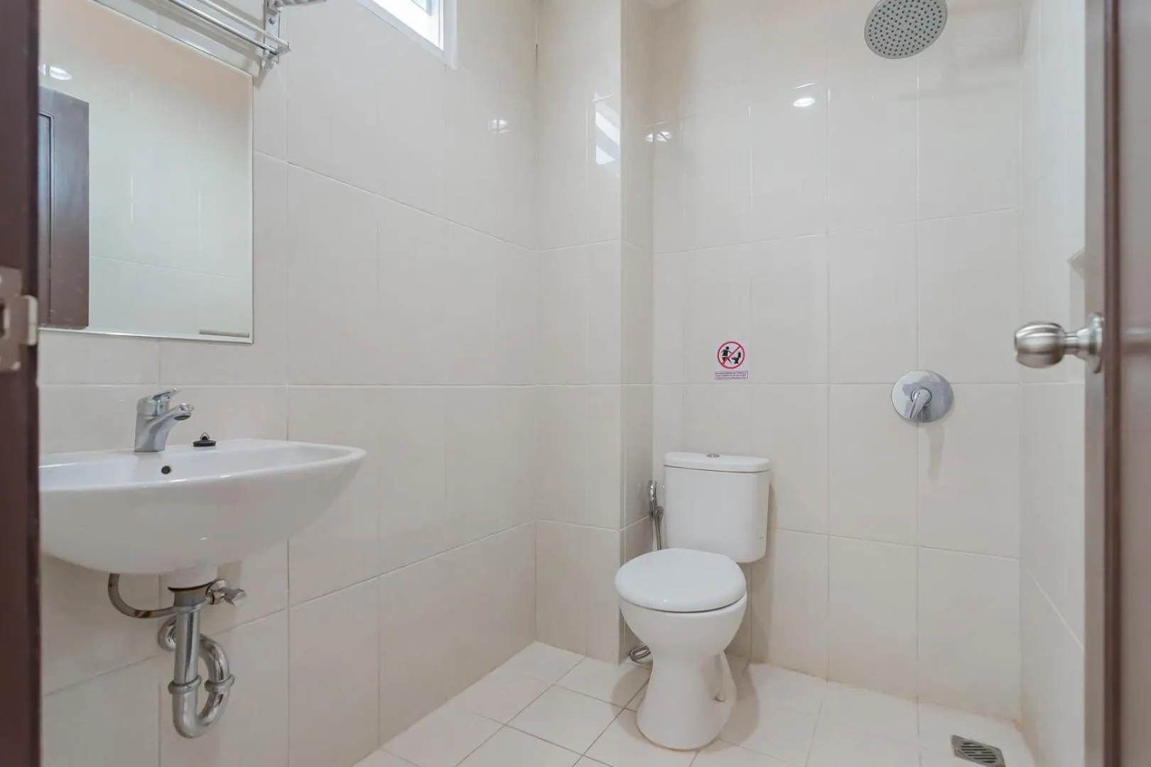 RedDoorz Syariah Plus near Tanjungpura University 2 Pontianak