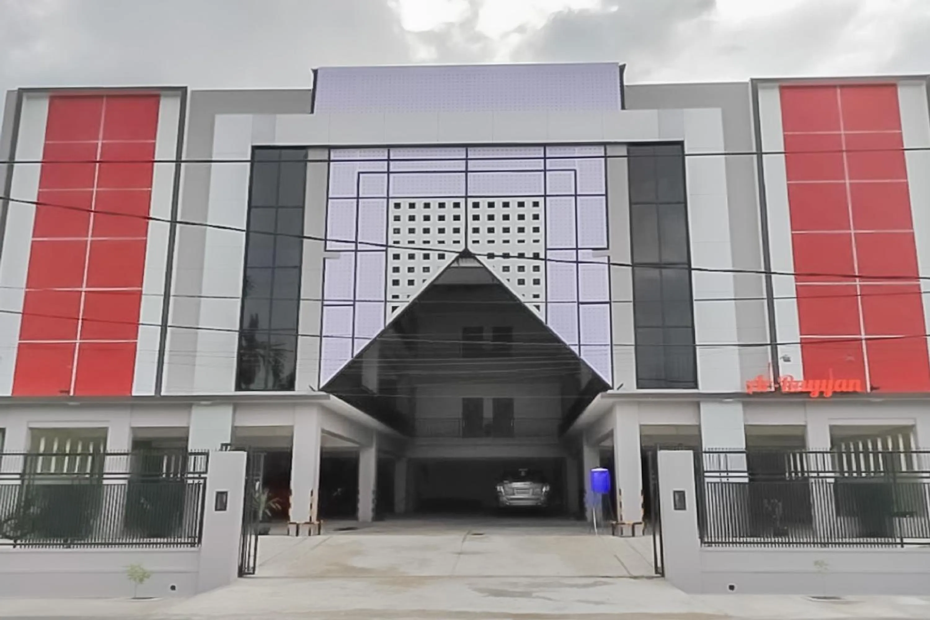 Property building in RedDoorz Syariah Plus near Tanjungpura University 2 Pontianak