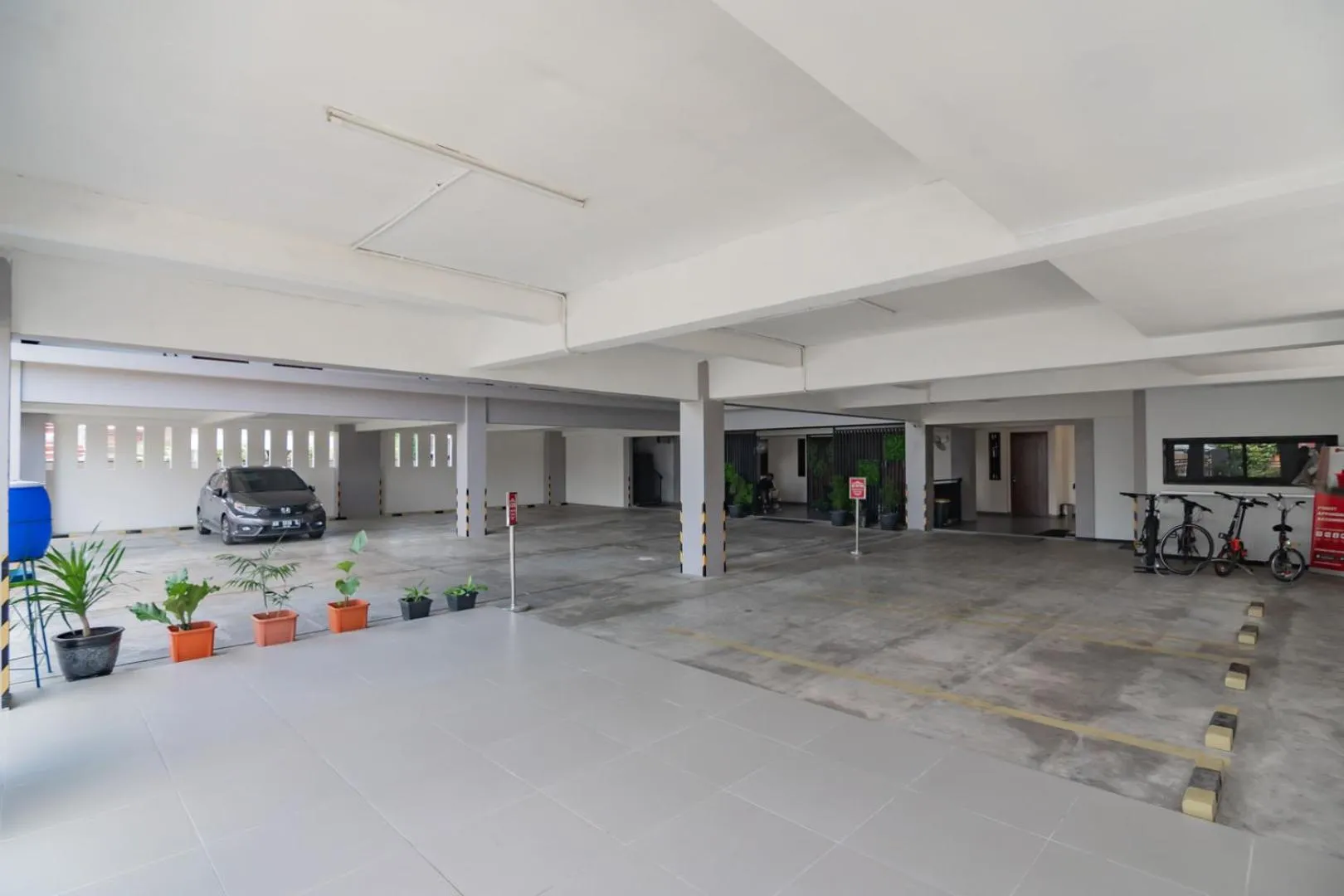 RedDoorz Syariah Plus near Tanjungpura University 2 Pontianak