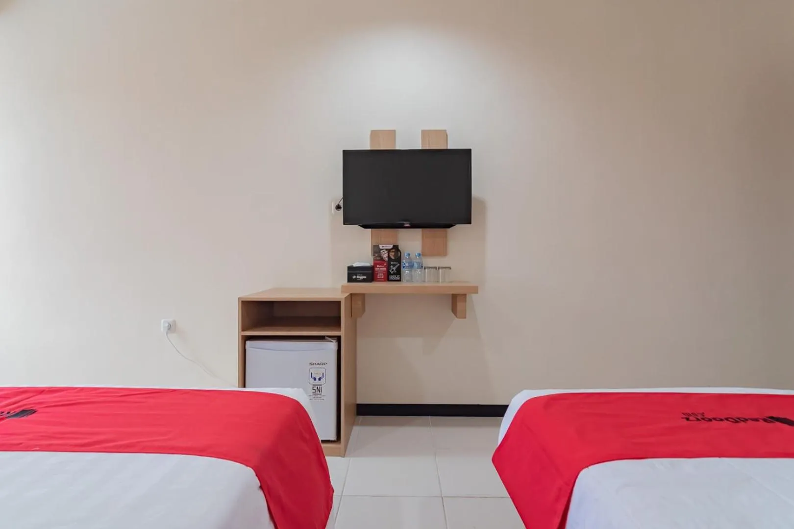 Bed in RedDoorz Syariah Plus near Tanjungpura University 2 Pontianak