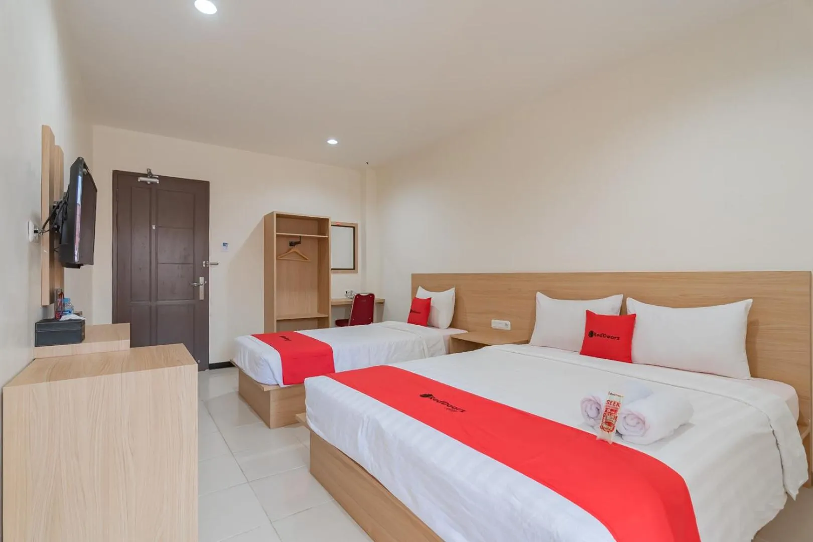 Bed in RedDoorz Syariah Plus near Tanjungpura University 2 Pontianak