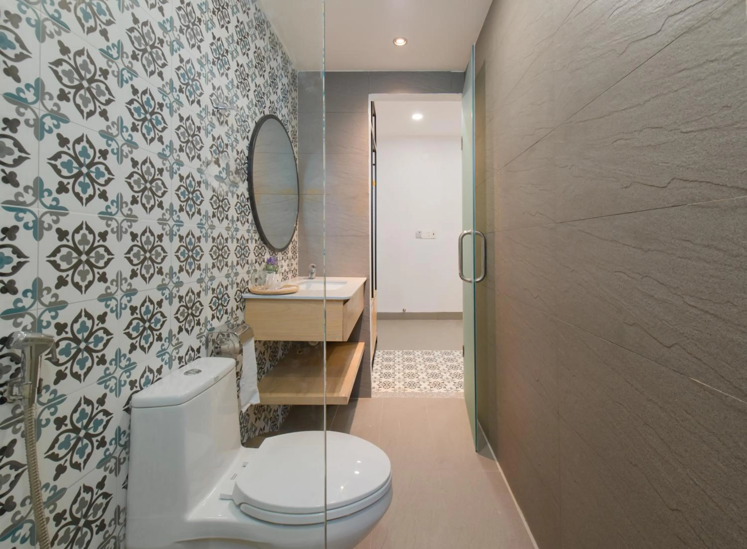 Toilet in Shoho Hotel Nha Trang