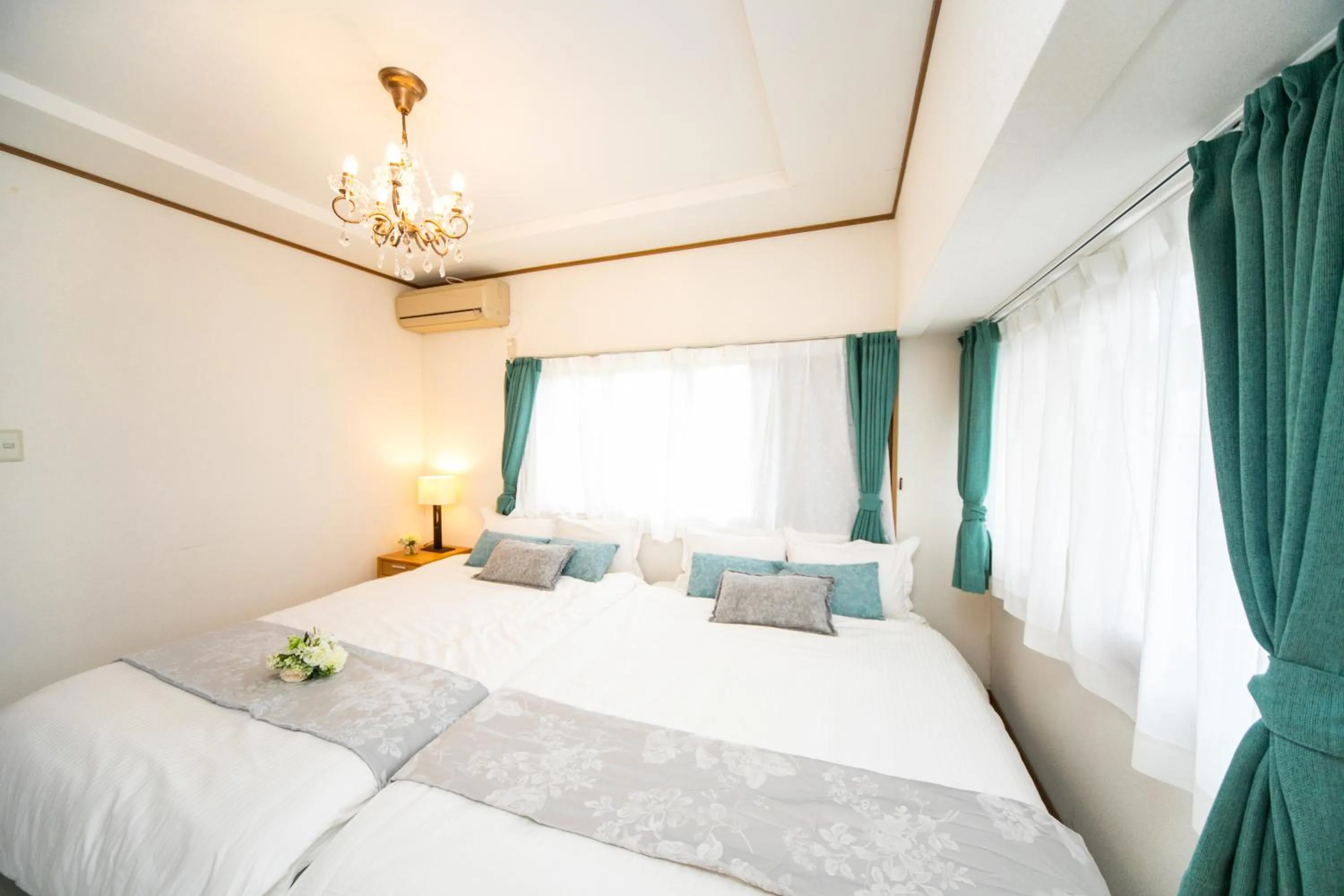 Bed in Awaji egaosakuie in Sumoto