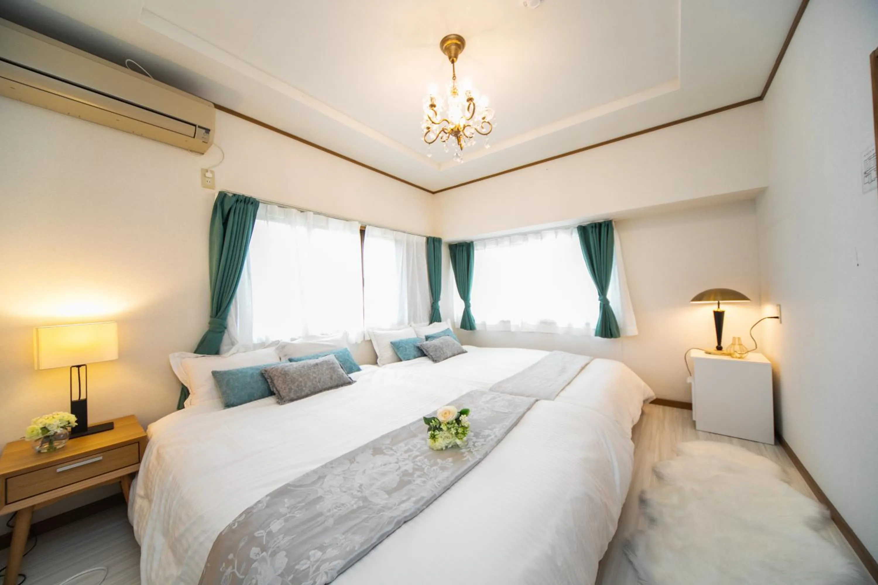 Bed in Awaji egaosakuie in Sumoto