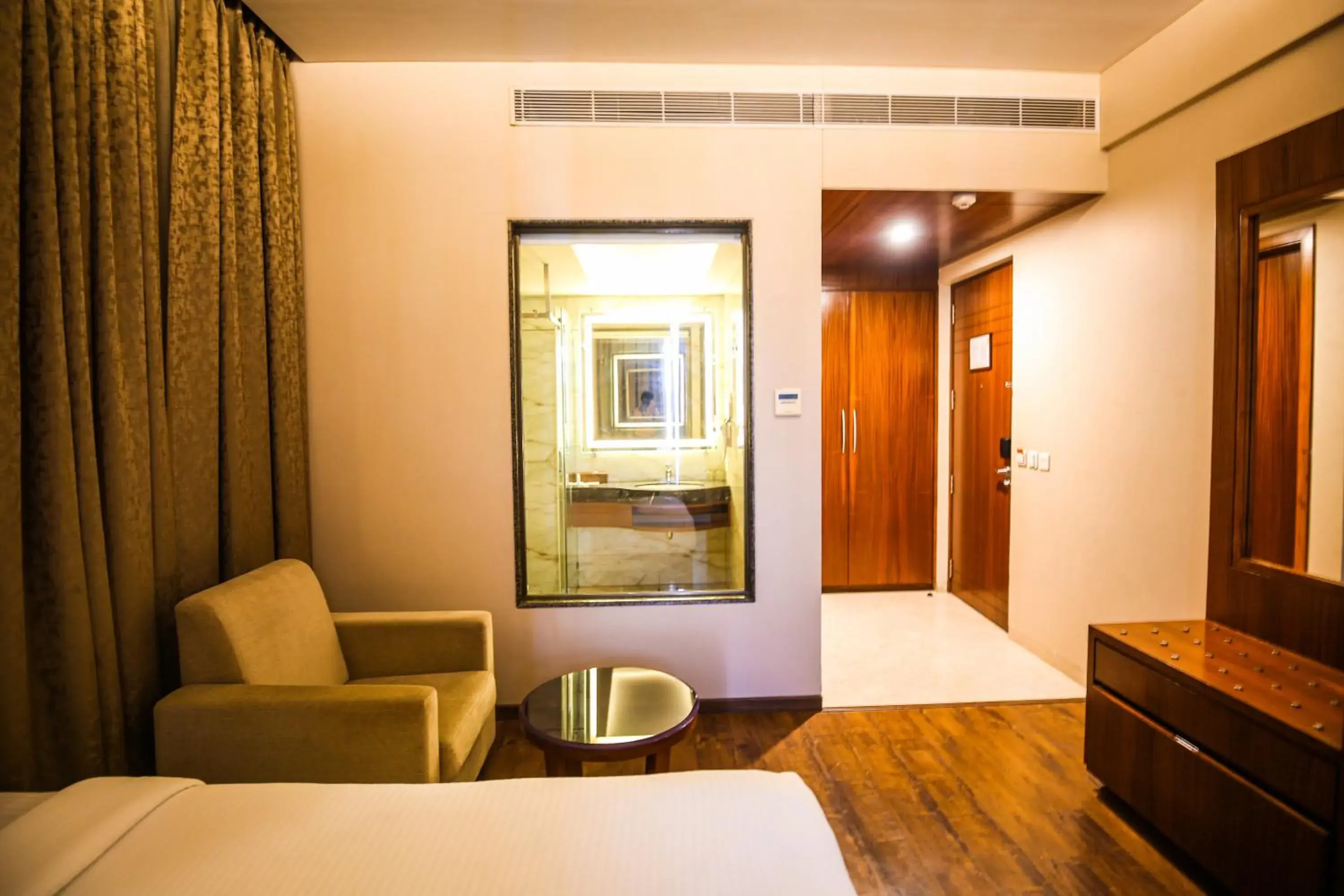 Deluxe Double or Twin Room - single occupancy in Pristine Hotel, Varanasi Deluxe Double or Twin Room - single occupancy in Pristine Hotel, Varanasi