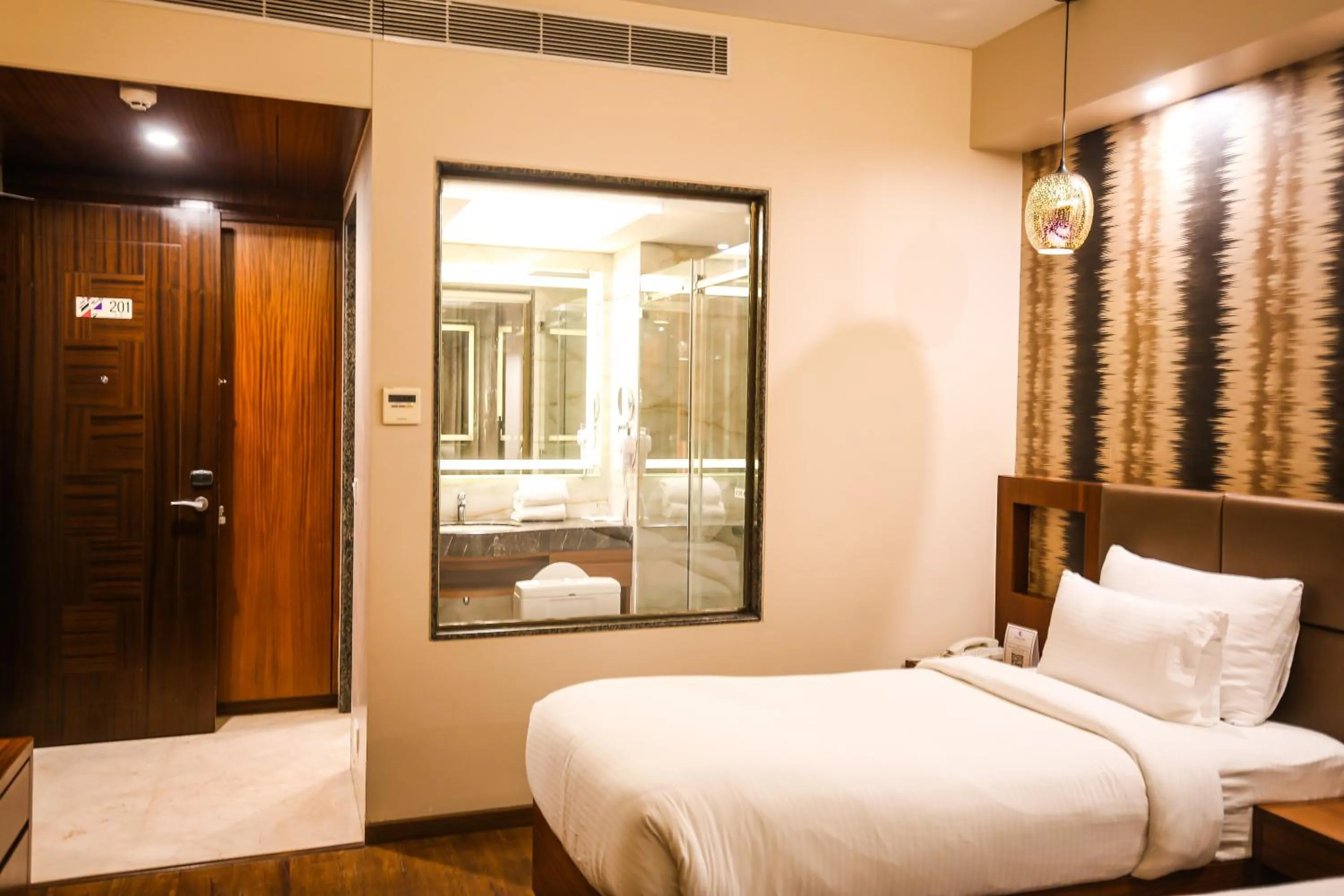 Bedroom, Bed in Pristine Hotel, Varanasi