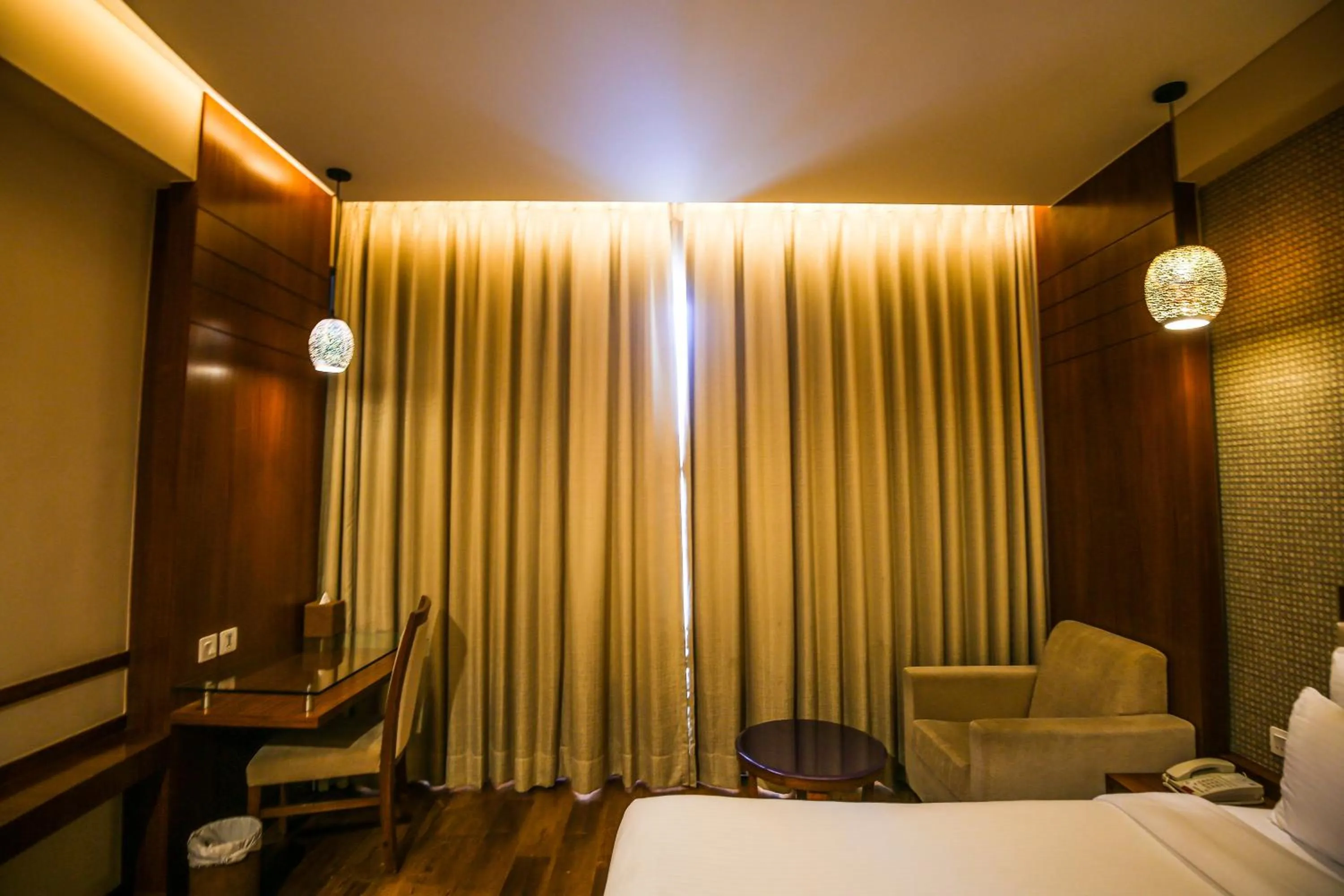 Bed in Pristine Hotel, Varanasi