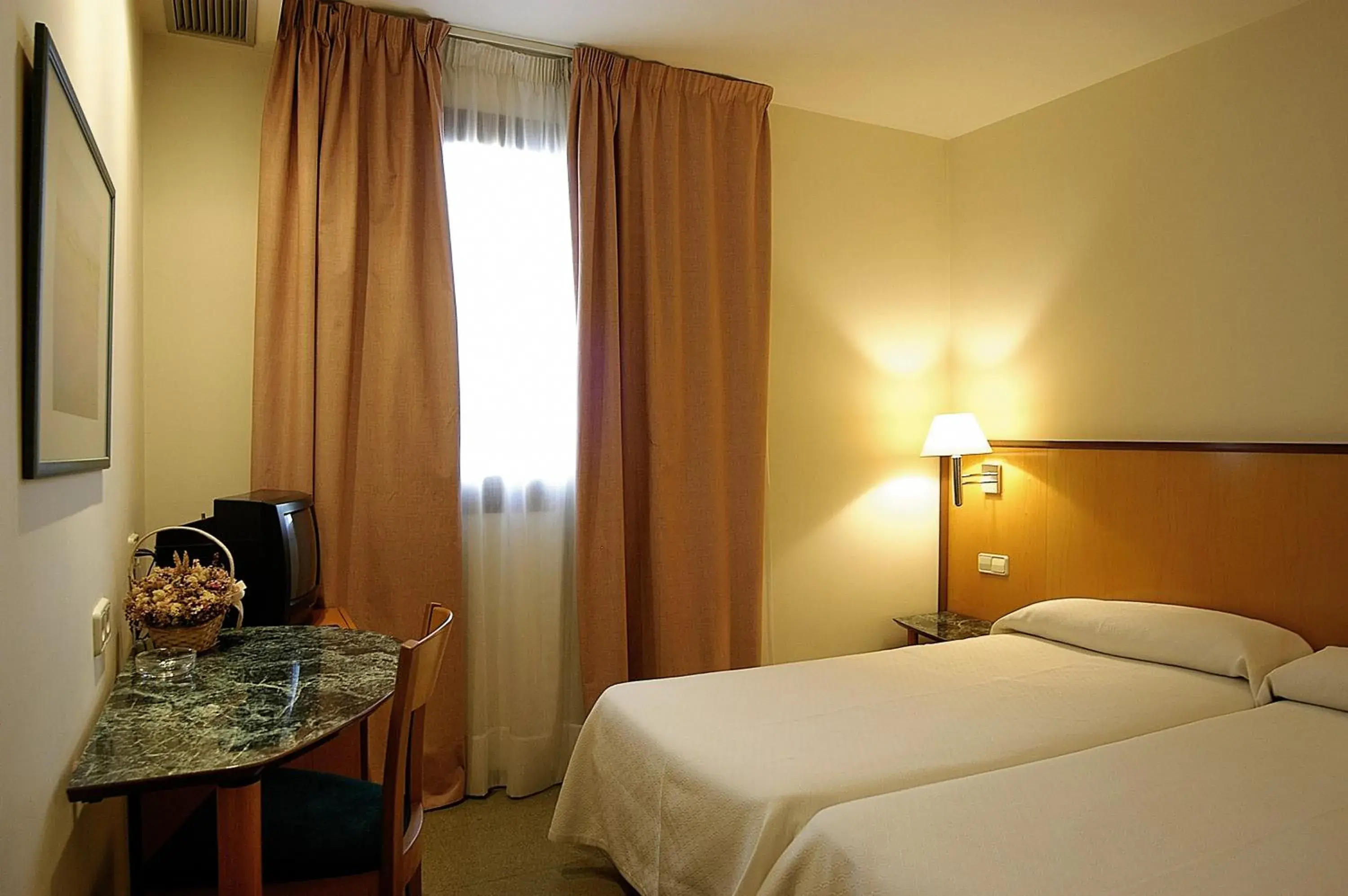 Double or Twin Room in Hostal Meson Pepa Double or Twin Room in Hostal Meson Pepa