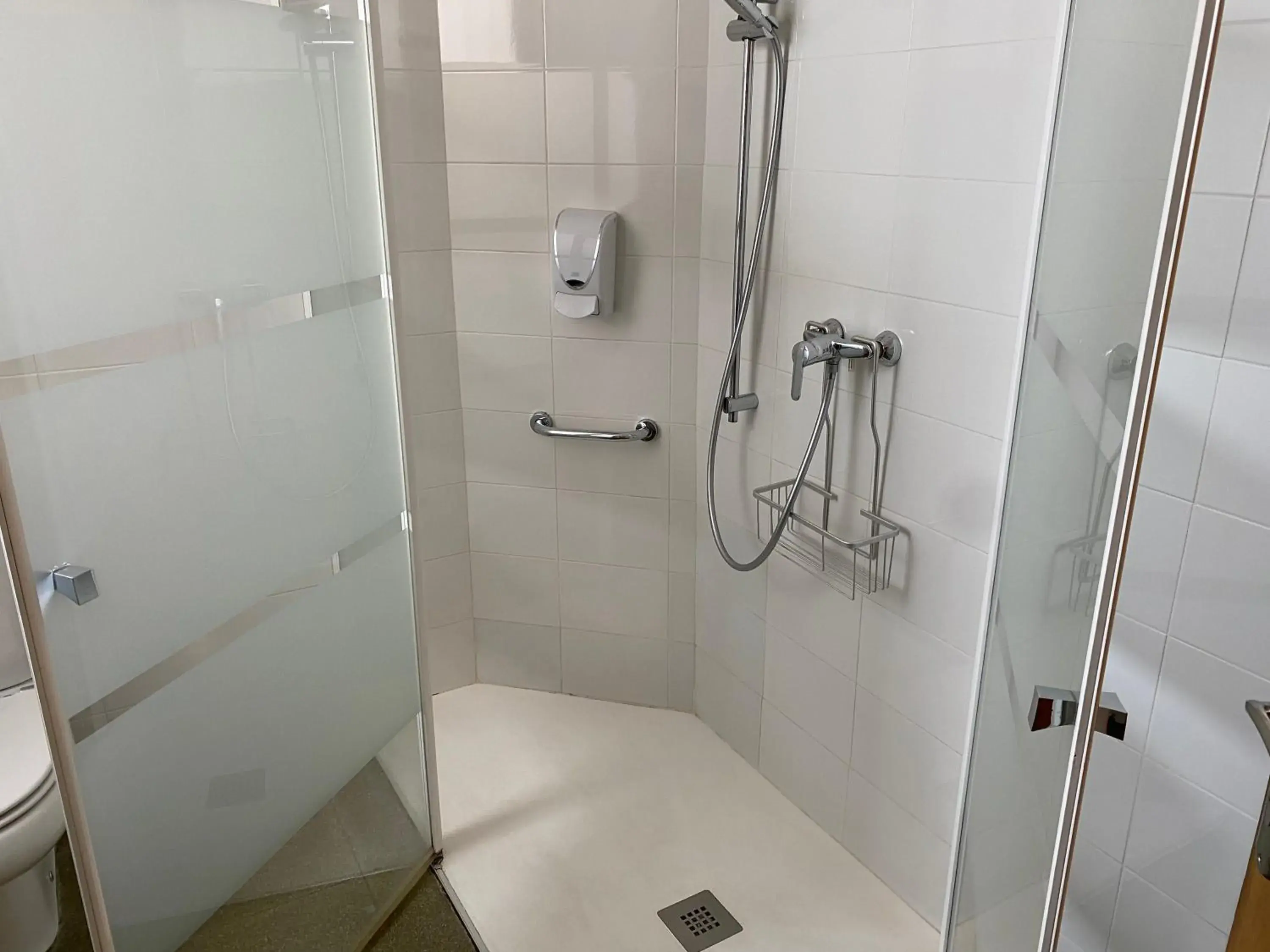 Basic Triple Room in Hostal Meson Pepa Basic Triple Room in Hostal Meson Pepa