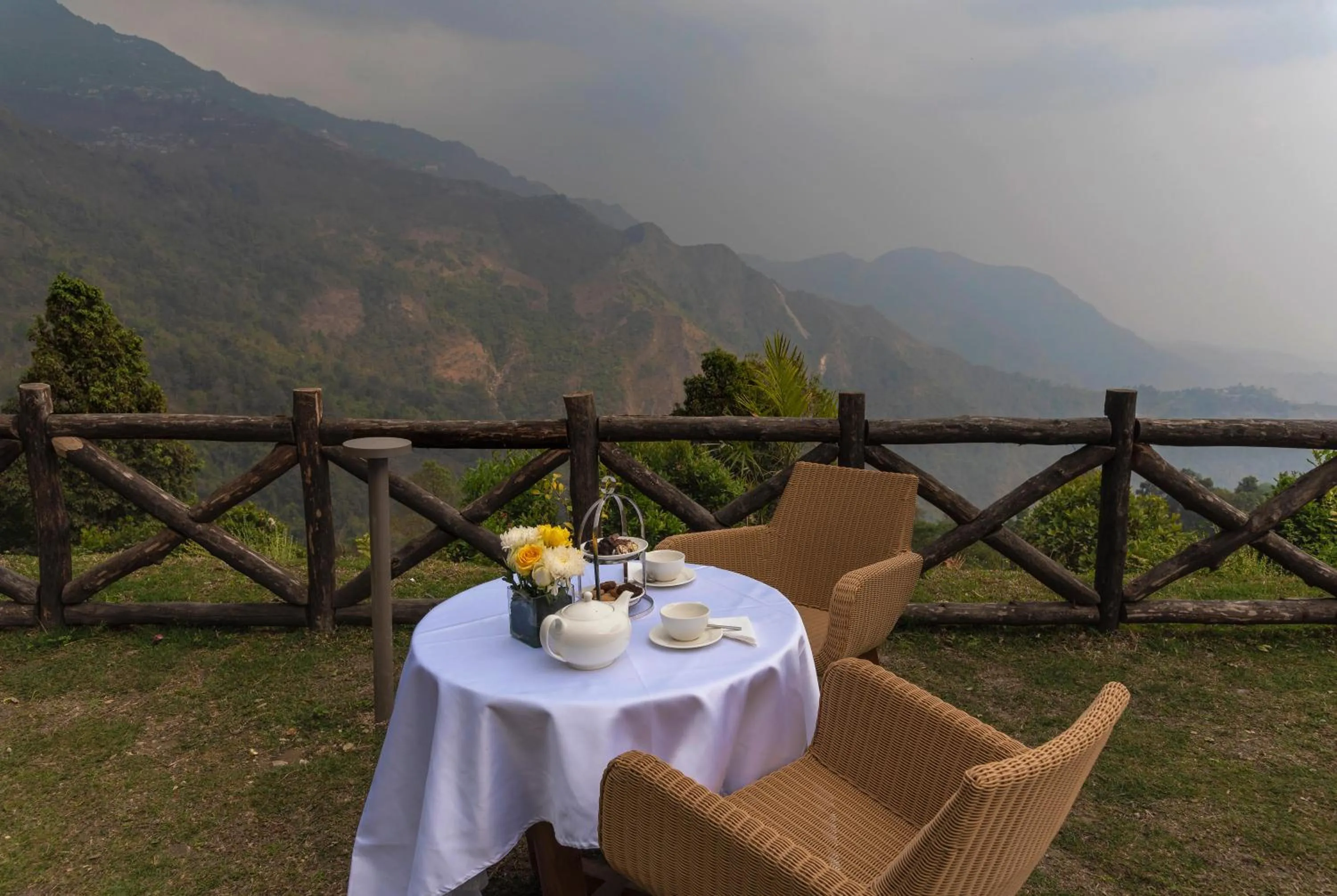 Restaurant/places to eat in Taj Chia Kutir Resort & Spa Darjeeling