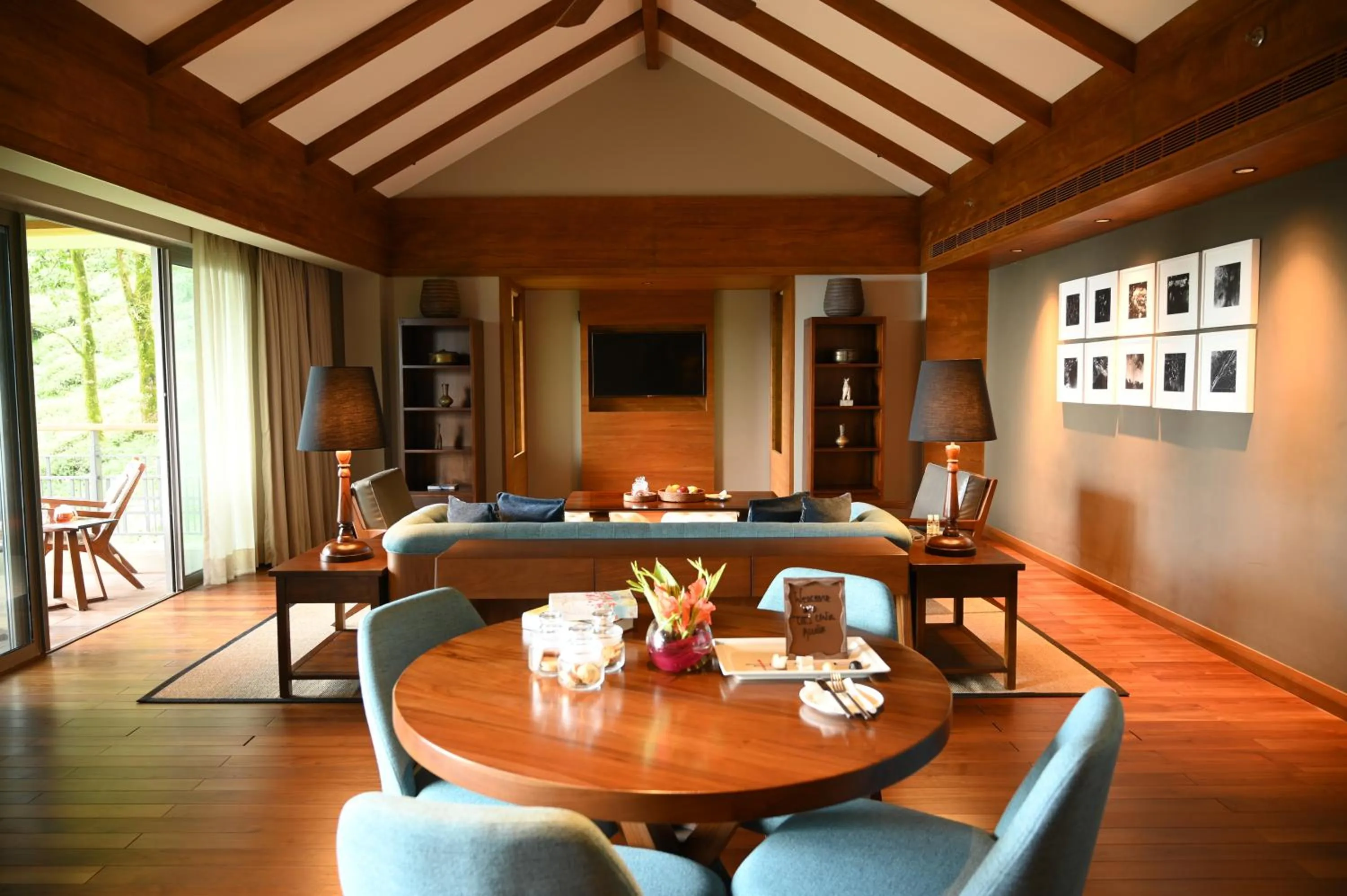 Living room in Taj Chia Kutir Resort & Spa Darjeeling