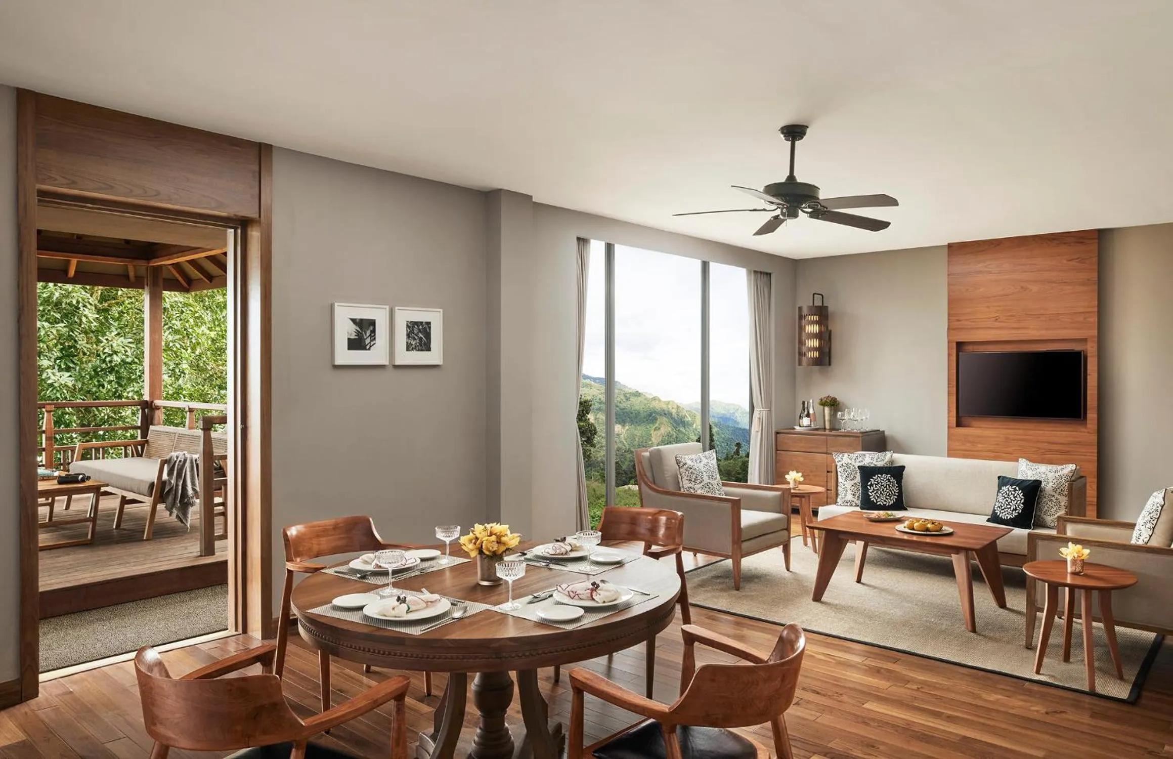 Living room in Taj Chia Kutir Resort & Spa Darjeeling