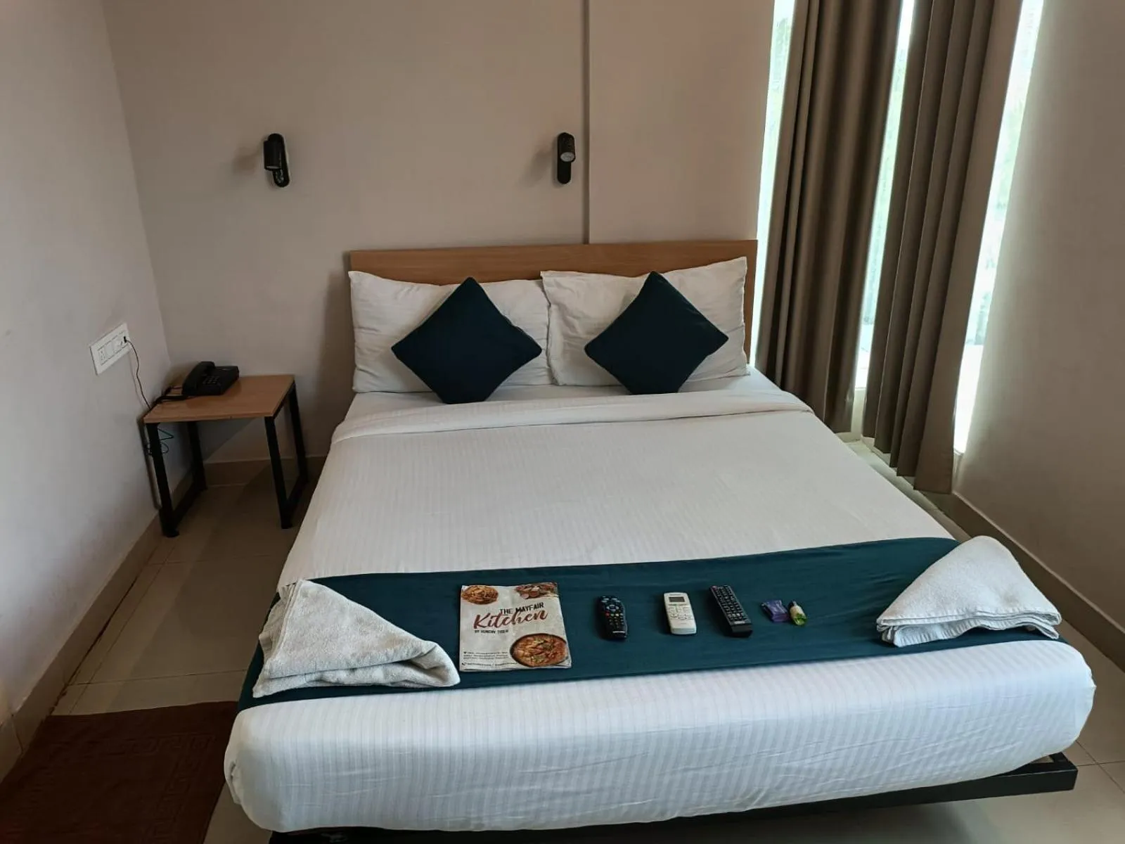 Bed in Hotel Mayfair Tower