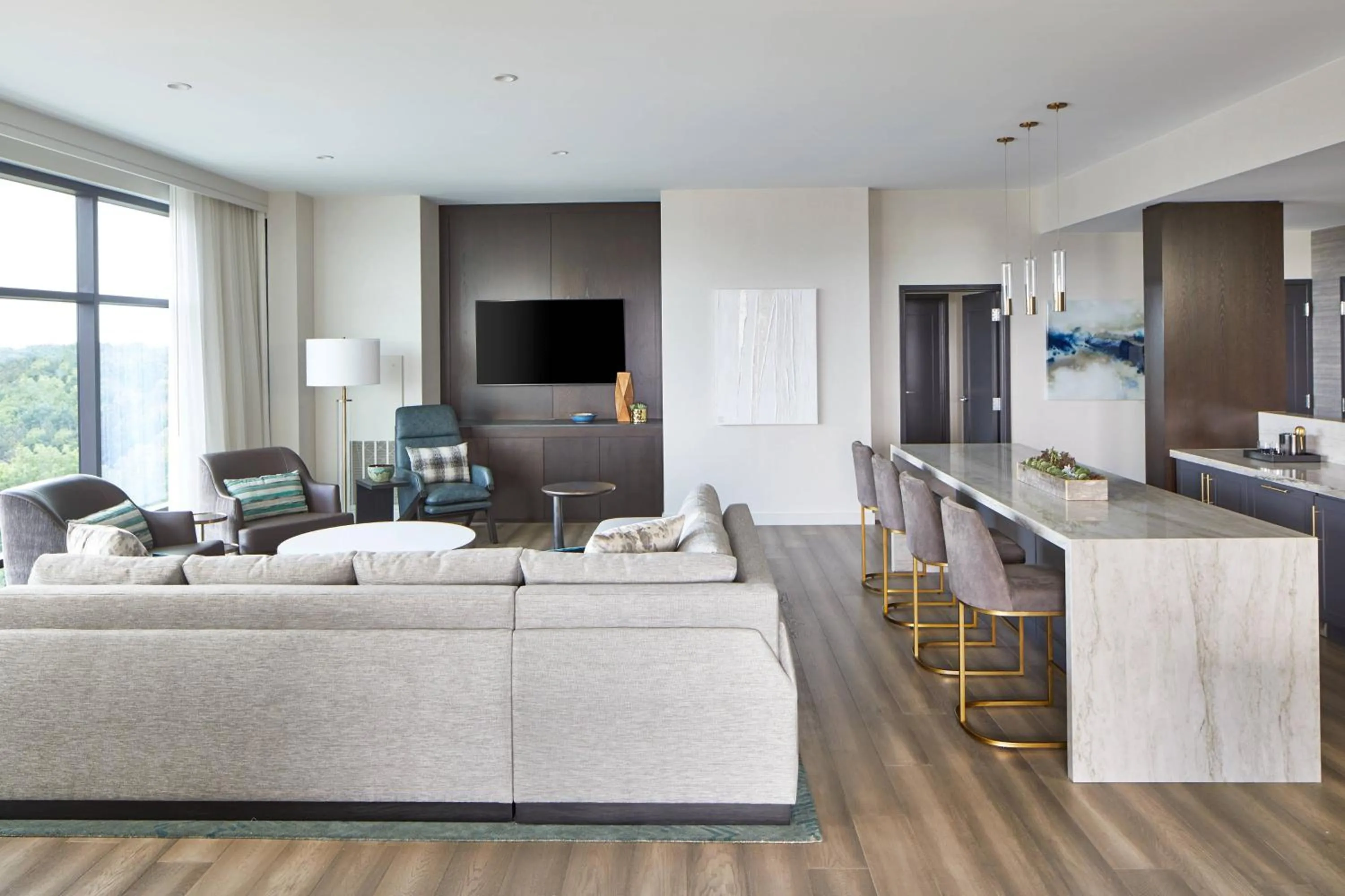 Living room in UNC Charlotte Marriott Hotel & Conference Center