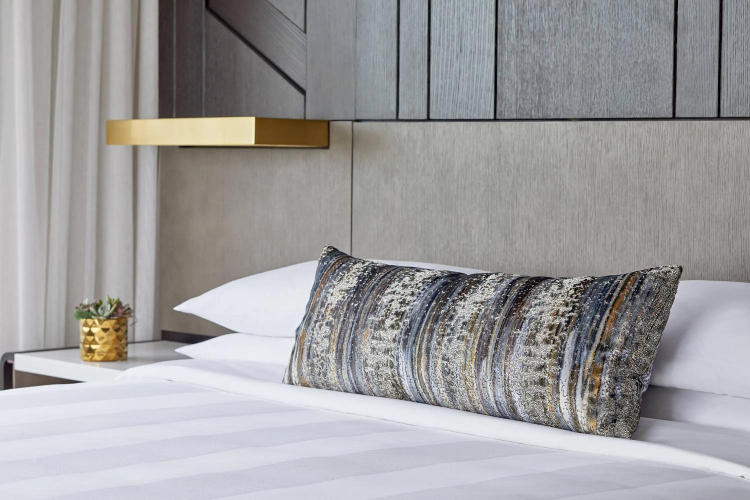 Photo of the whole room, Bed in UNC Charlotte Marriott Hotel & Conference Center