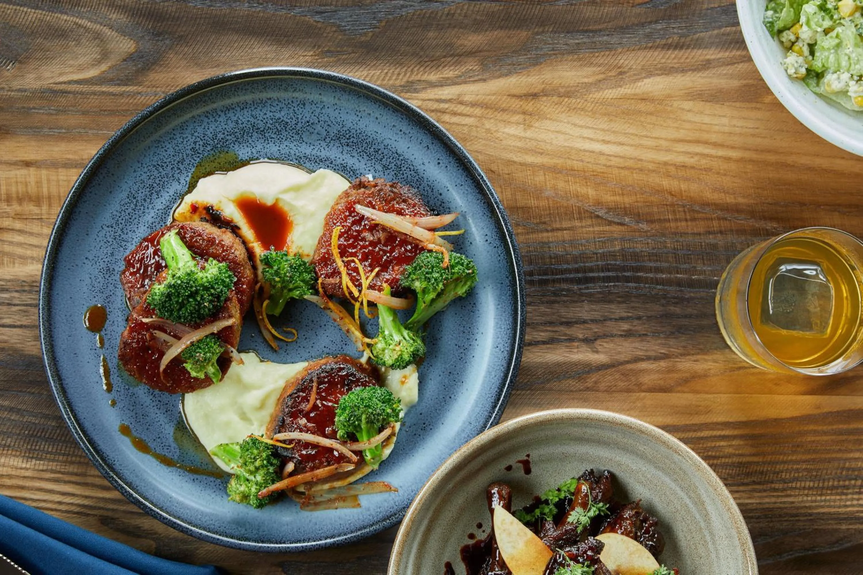 Restaurant/places to eat in UNC Charlotte Marriott Hotel & Conference Center