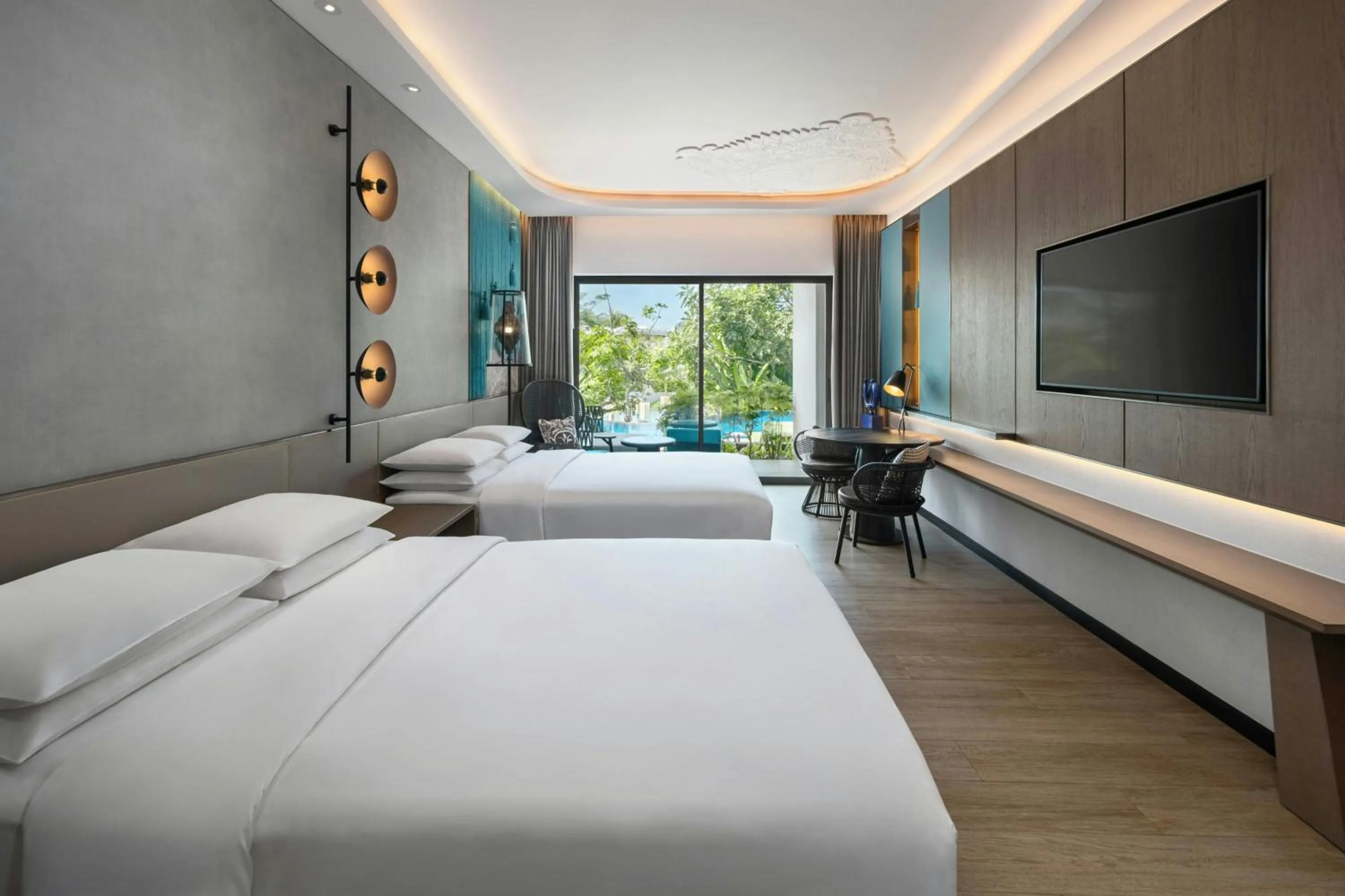 Swimming pool, Bed in Renaissance Bali Nusa Dua Resort