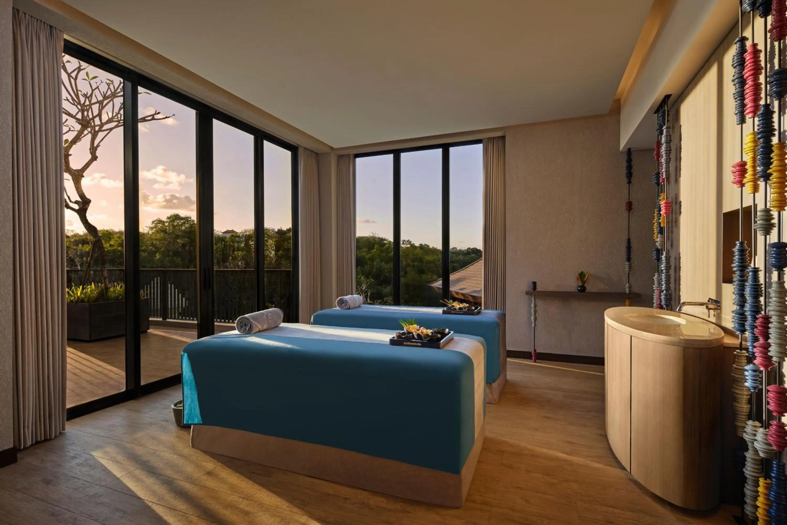 Spa and wellness centre/facilities, Bed in Renaissance Bali Nusa Dua Resort