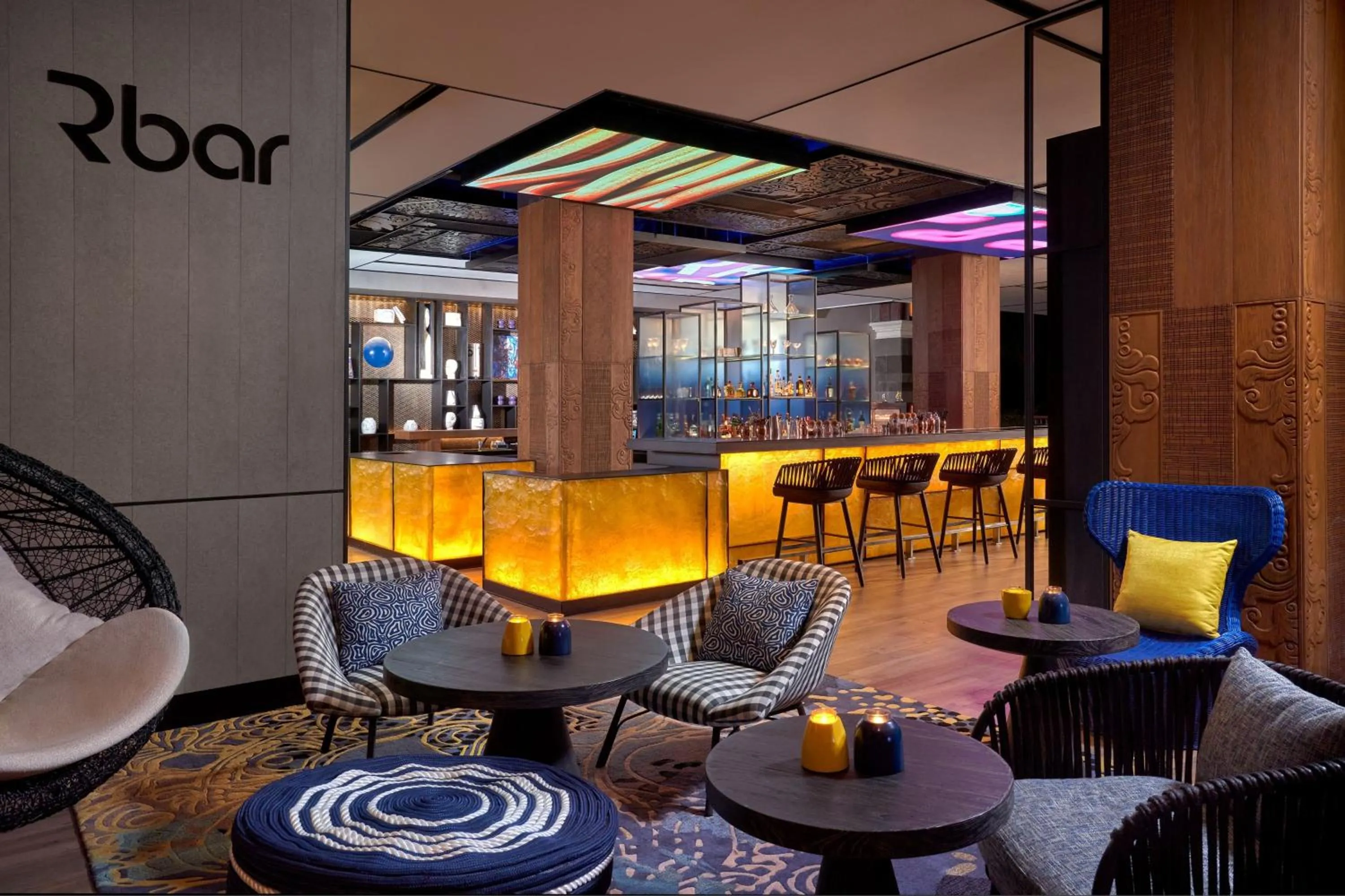 Lounge or bar in Renaissance Bali Nusa Dua Resort