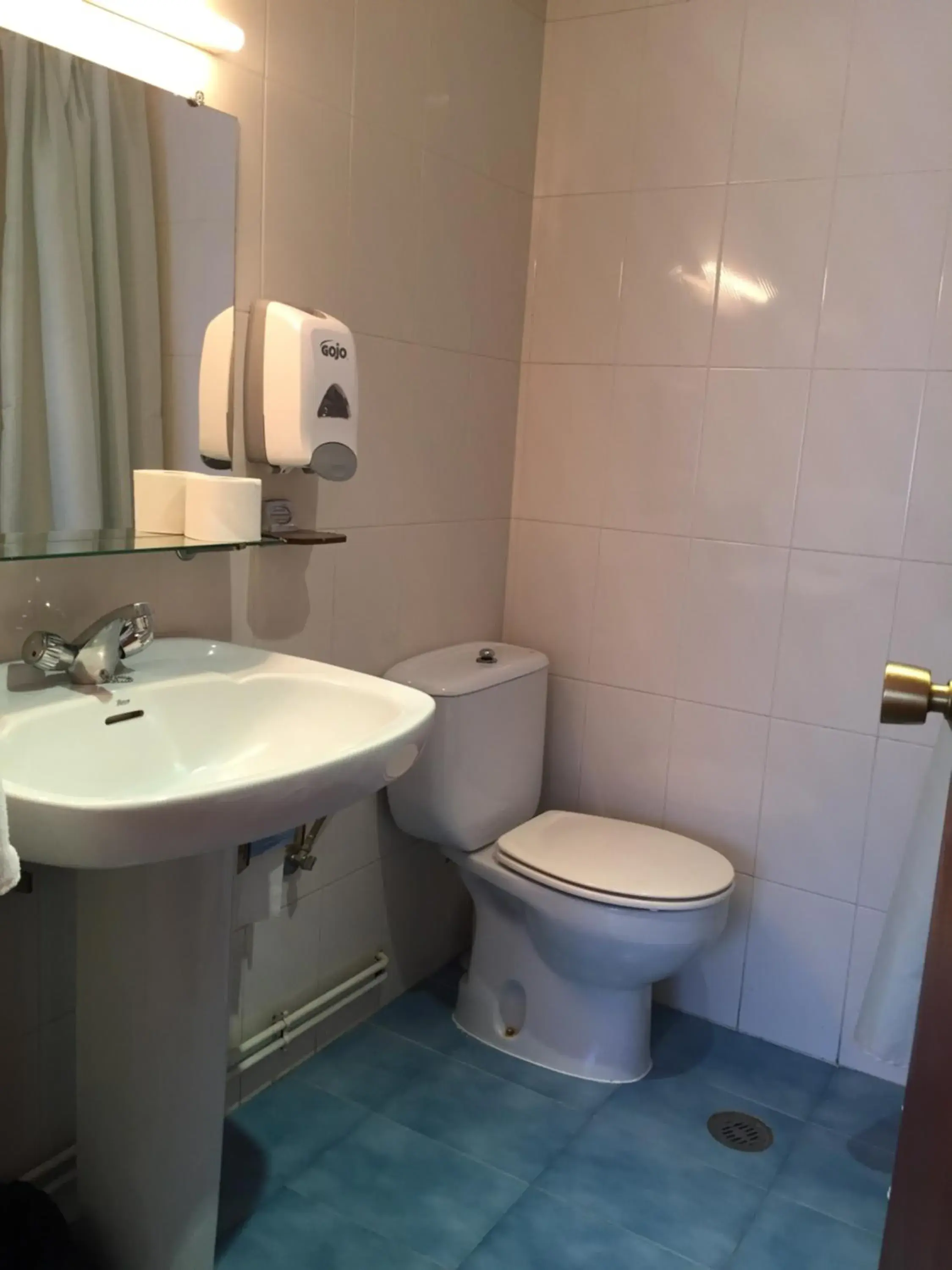 Triple Room in Hotel Restaurante Derby Triple Room in Hotel Restaurante Derby