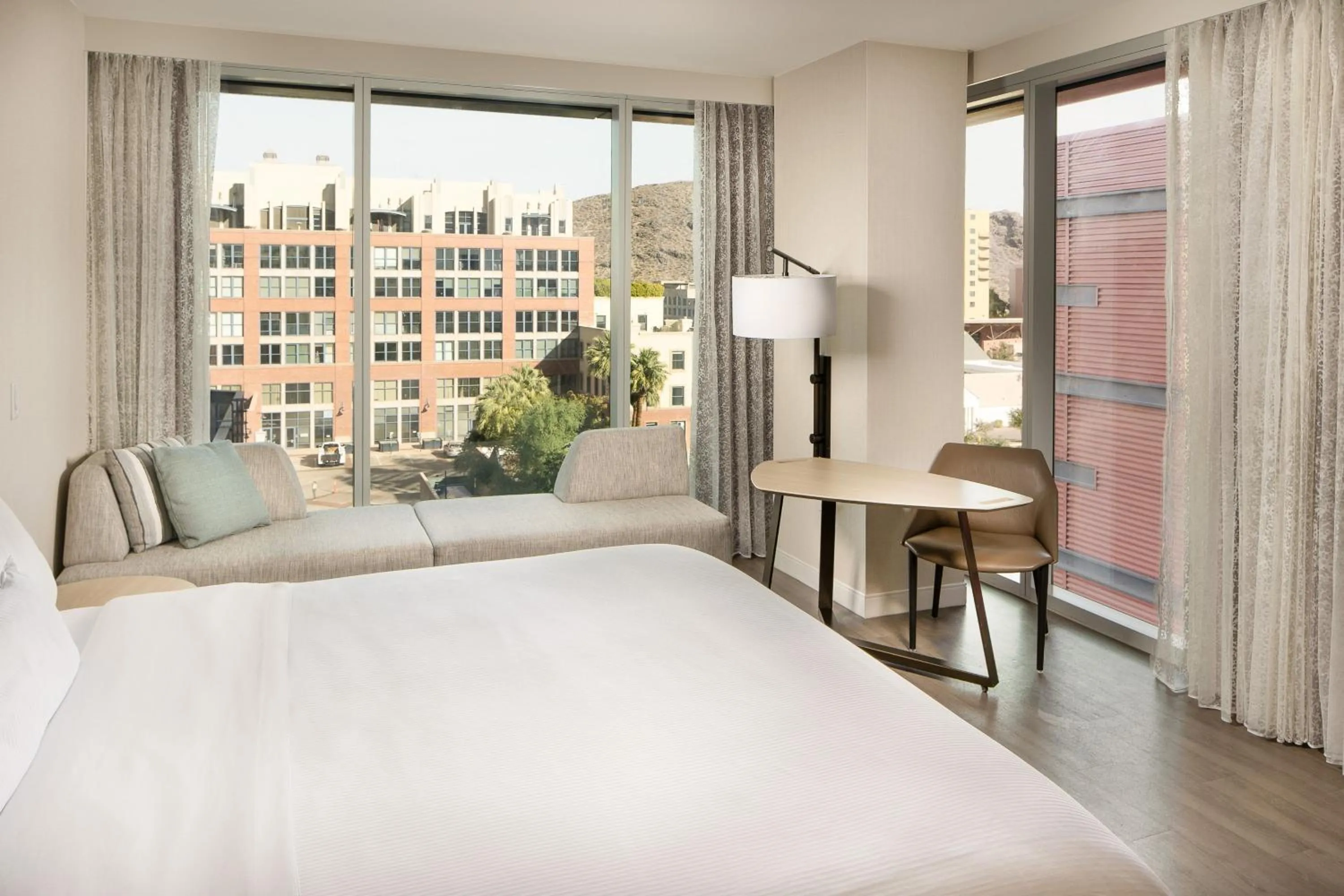 Photo of the whole room, Bed in The Westin Tempe