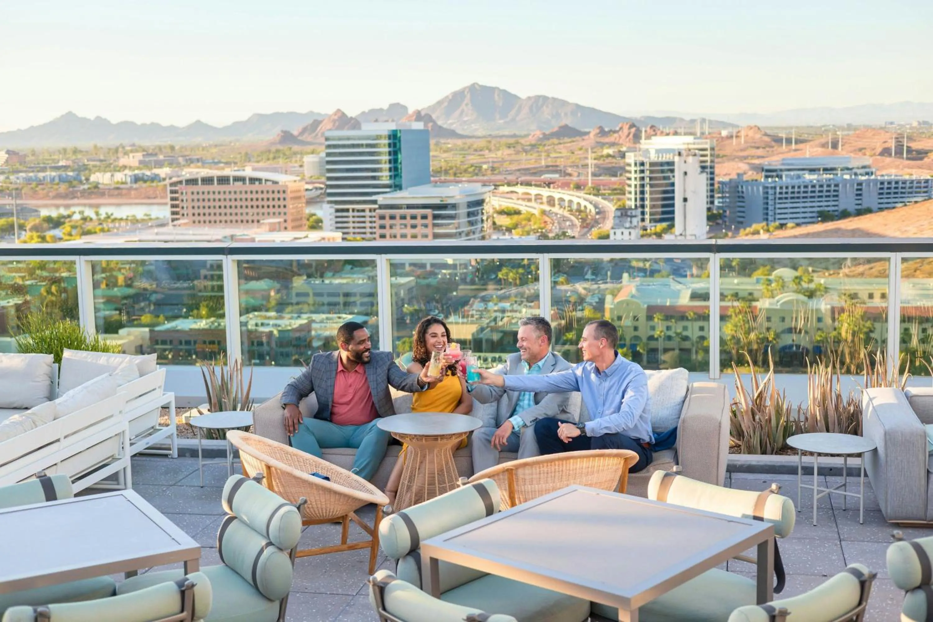Lounge or bar in The Westin Tempe